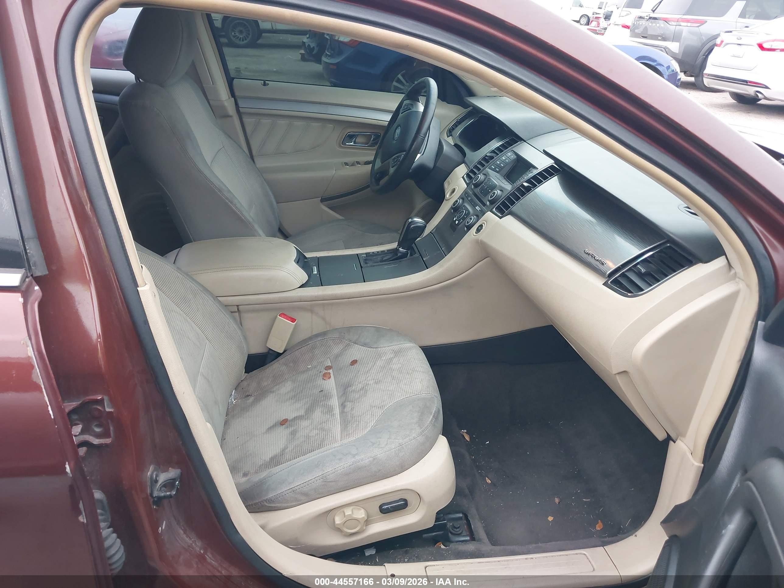 FORD TAURUS image 5
