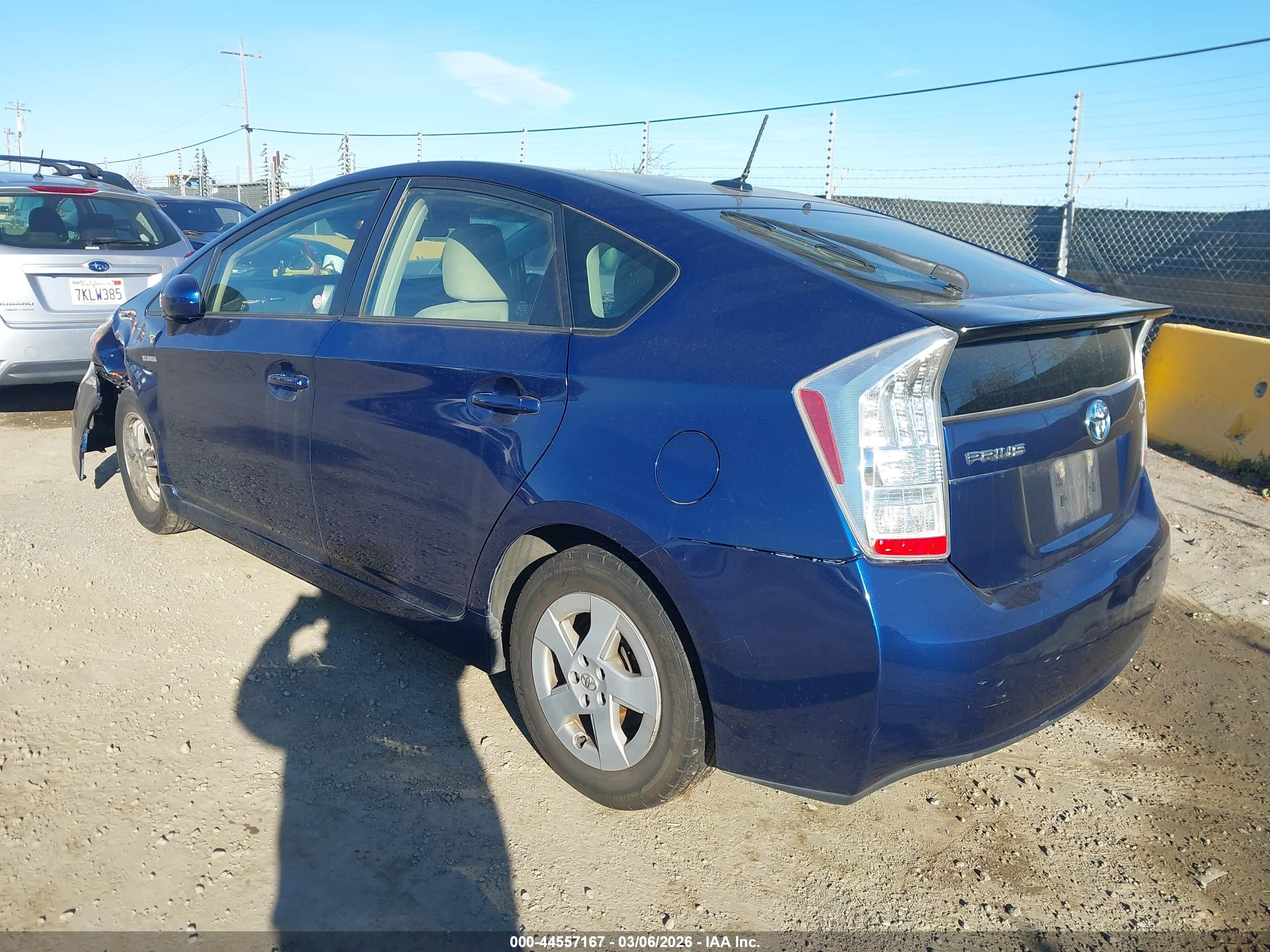 TOYOTA PRIUS image 3