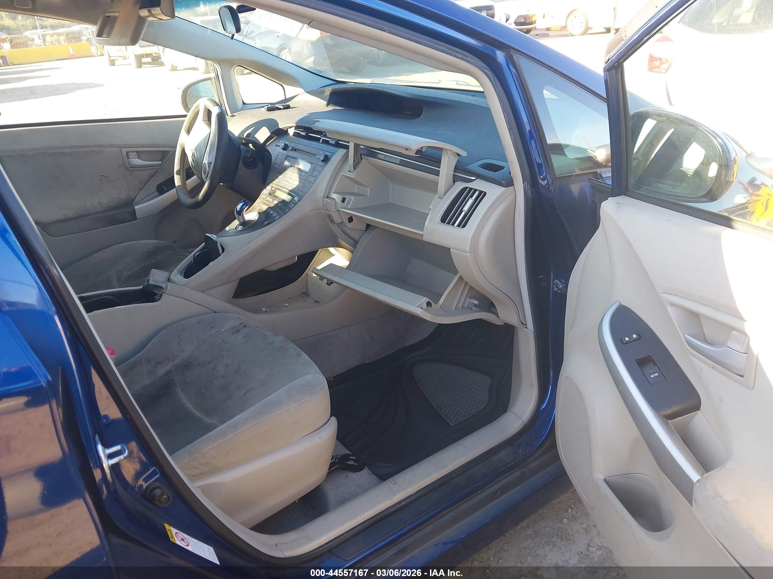 TOYOTA PRIUS image 5