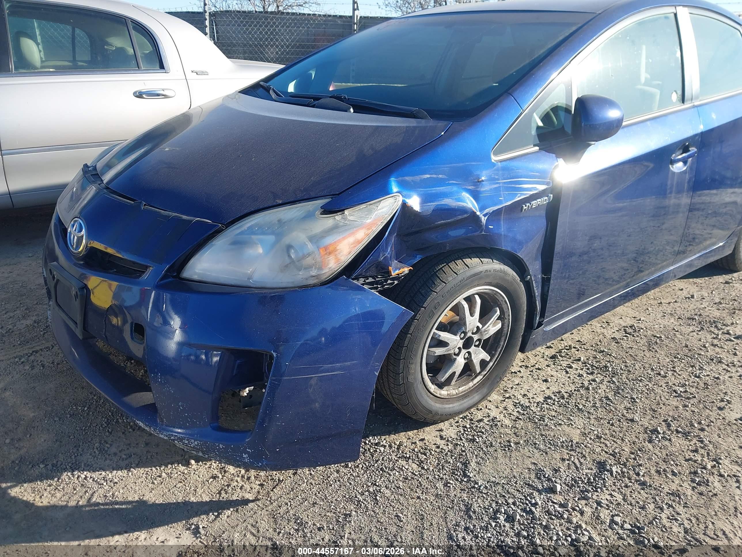 TOYOTA PRIUS image 6