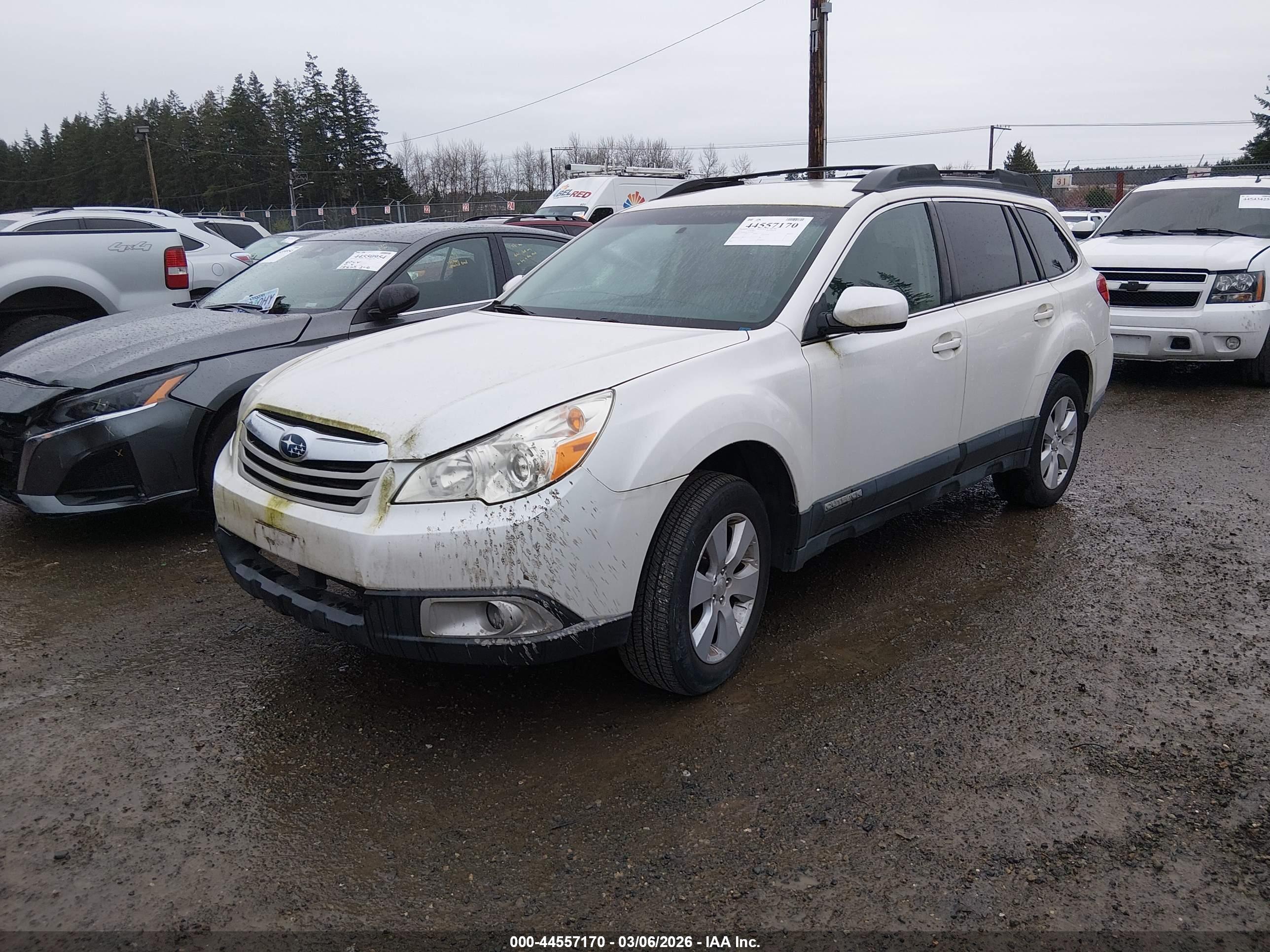 SUBARU OUTBACK image 2
