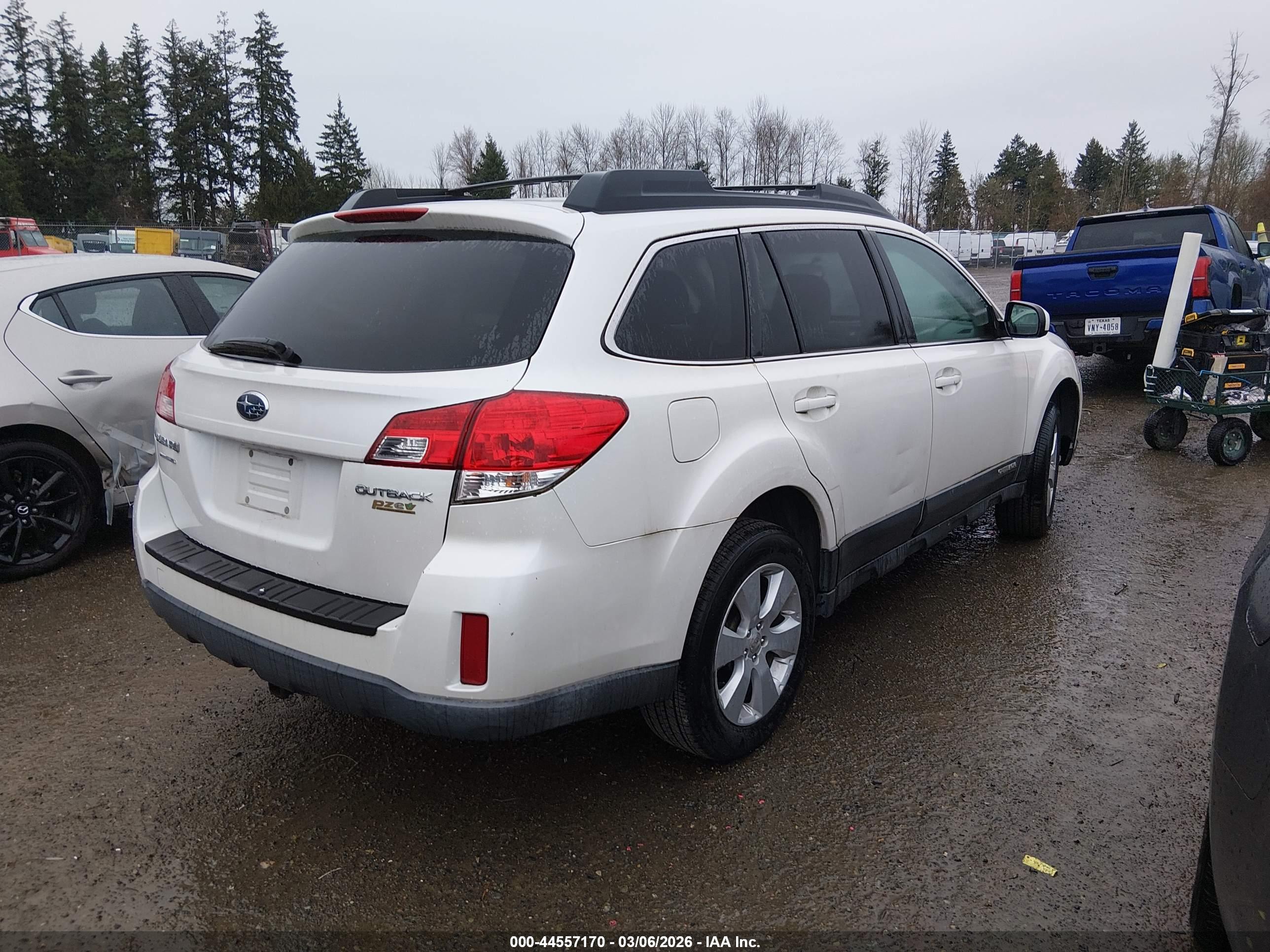 SUBARU OUTBACK image 4
