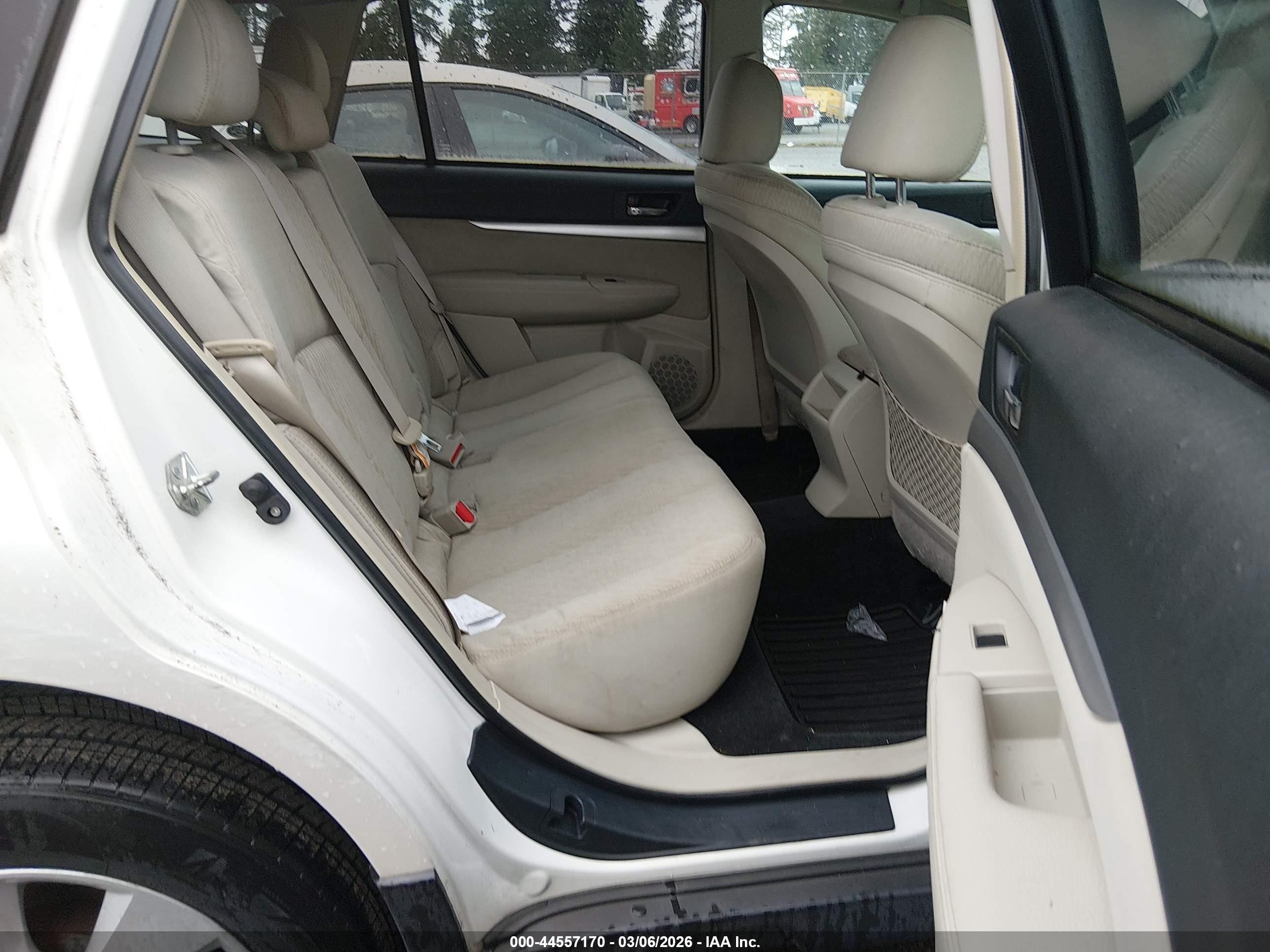 SUBARU OUTBACK image 8