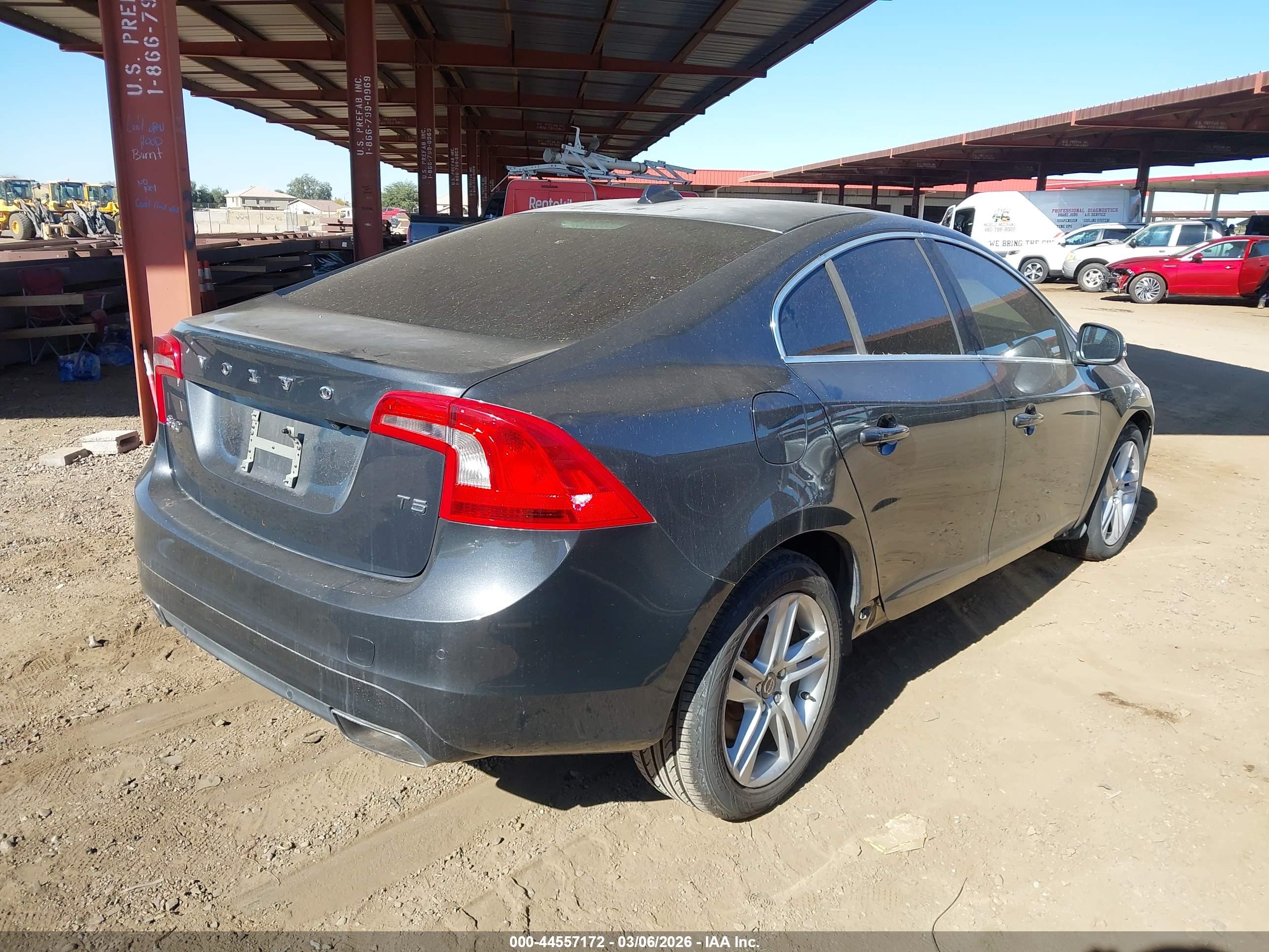VOLVO S60 image 4