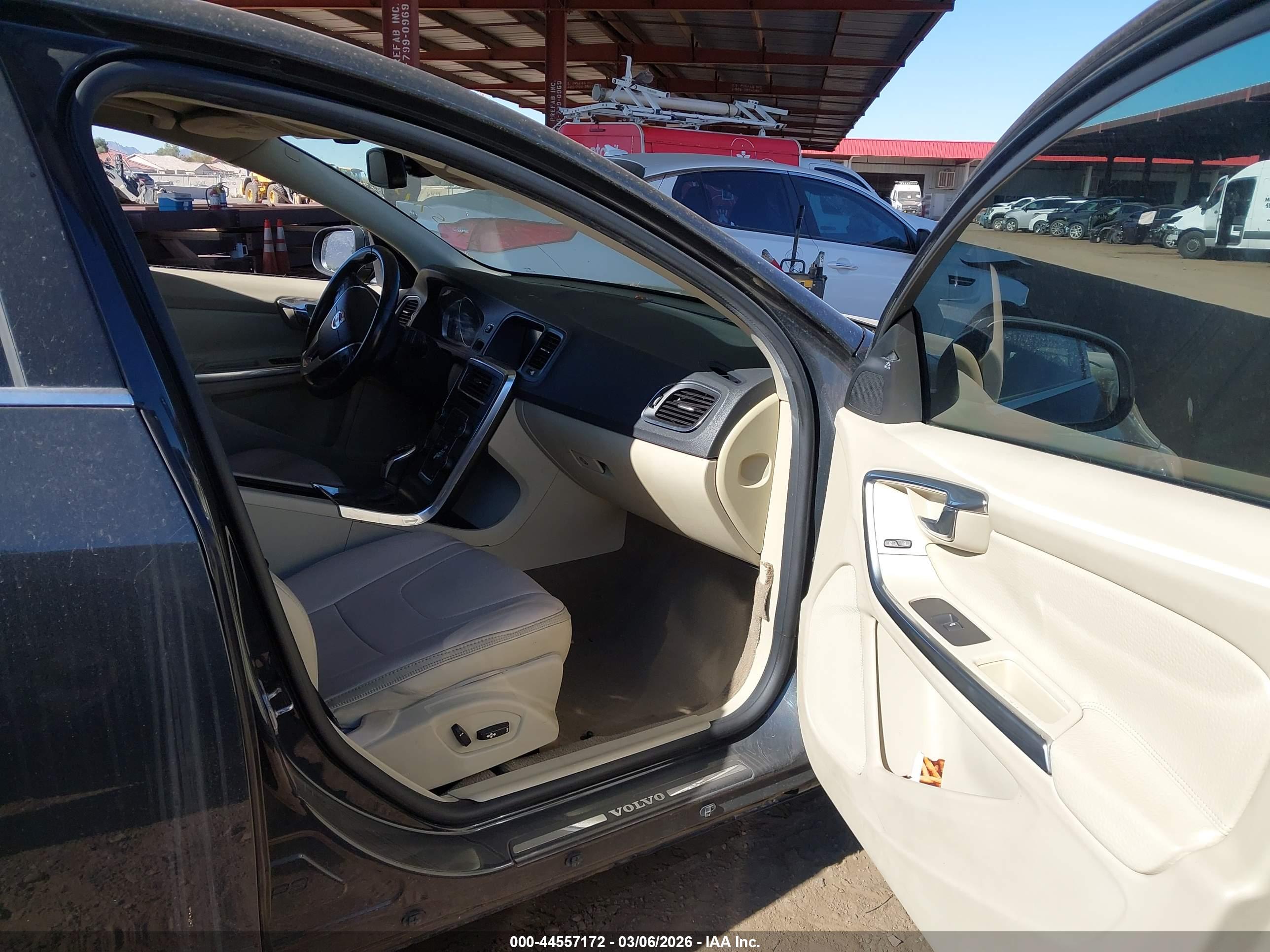 VOLVO S60 image 5