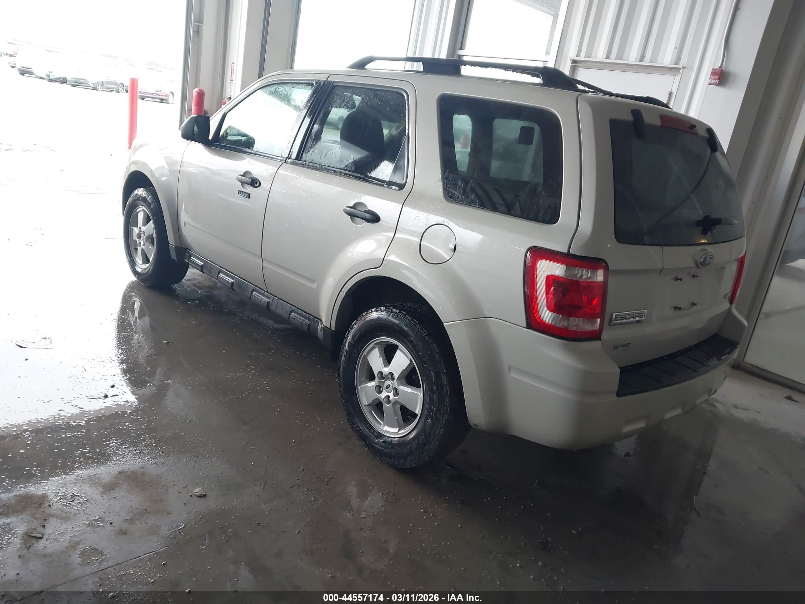 FORD ESCAPE image 3