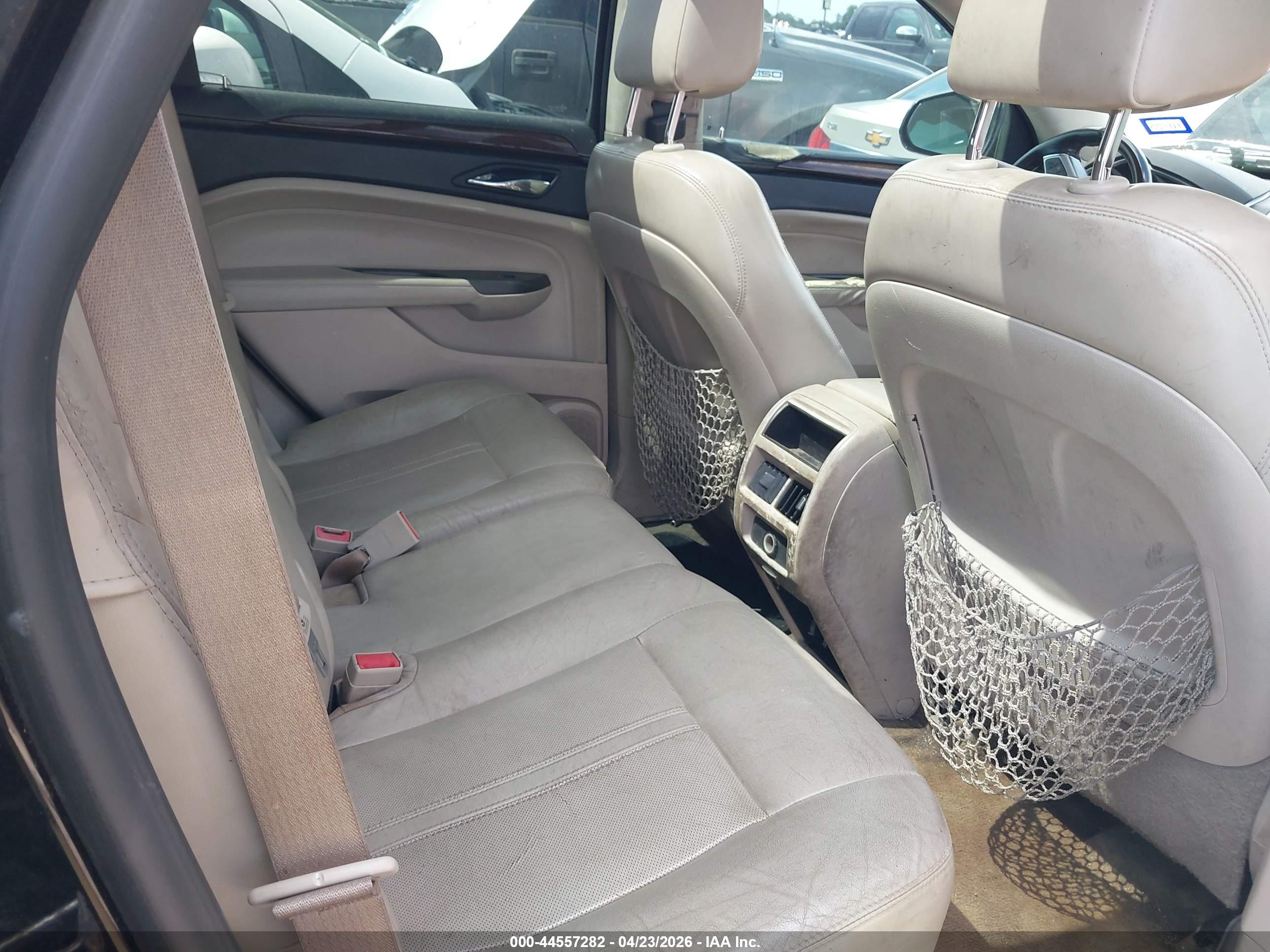 CADILLAC SRX image 8