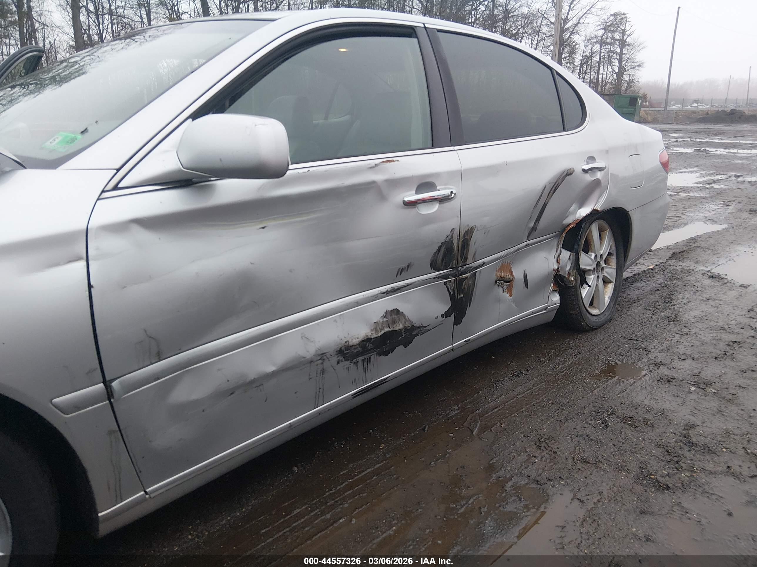 LEXUS ES image 6