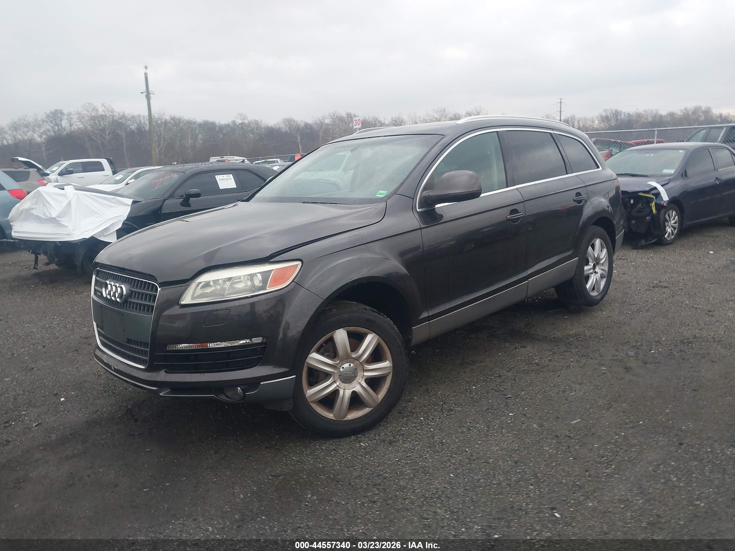 AUDI Q7 image 2