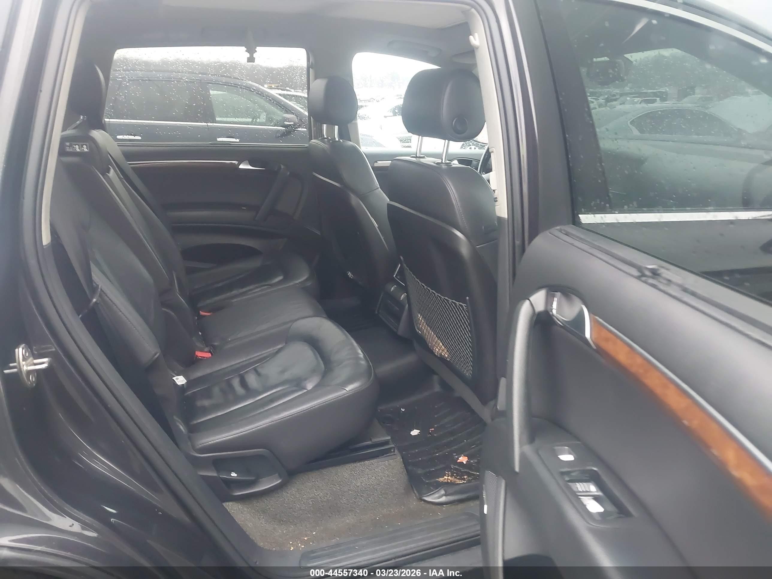 AUDI Q7 image 8