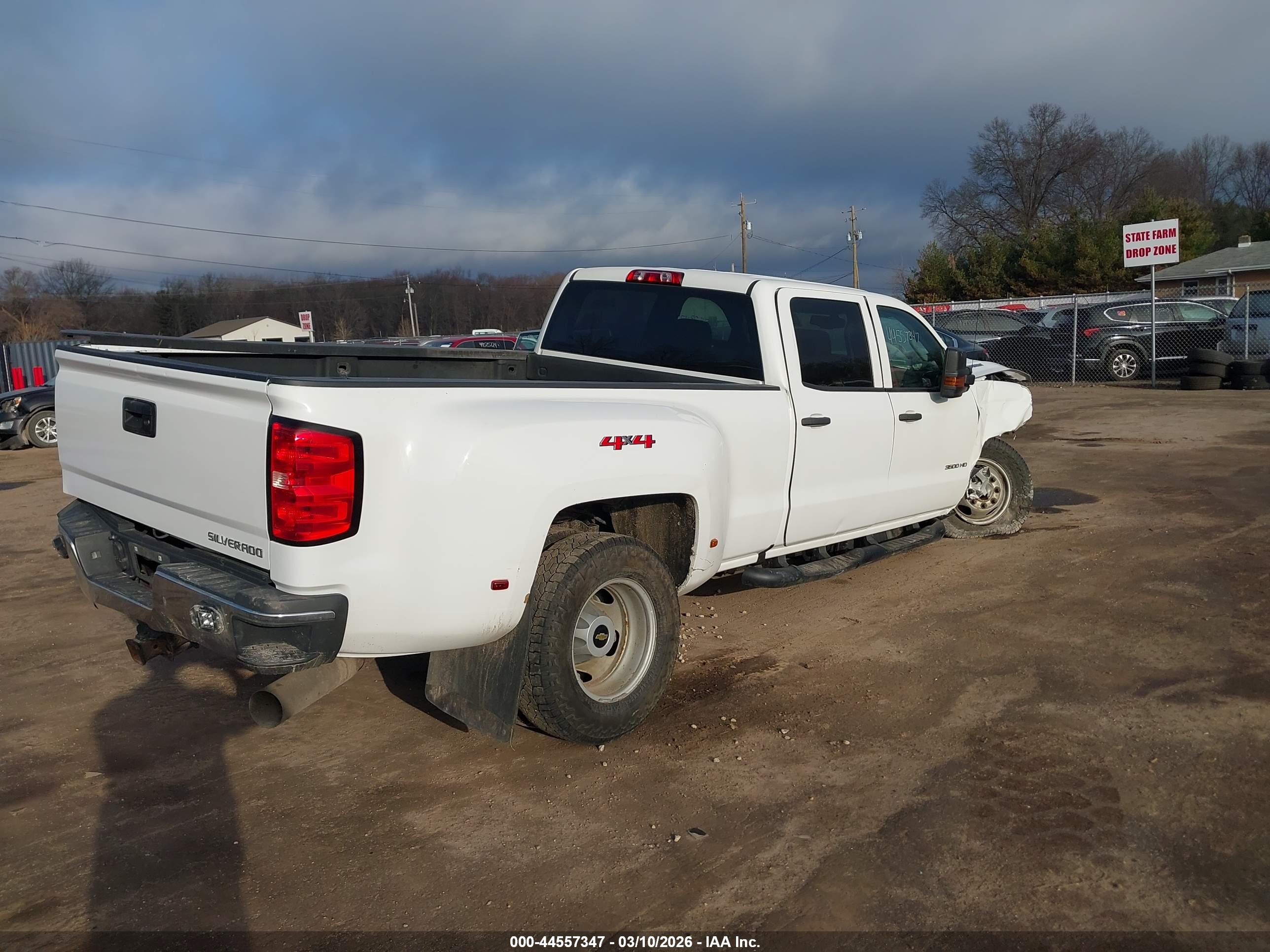 CHEVROLET SILVERADO image 4