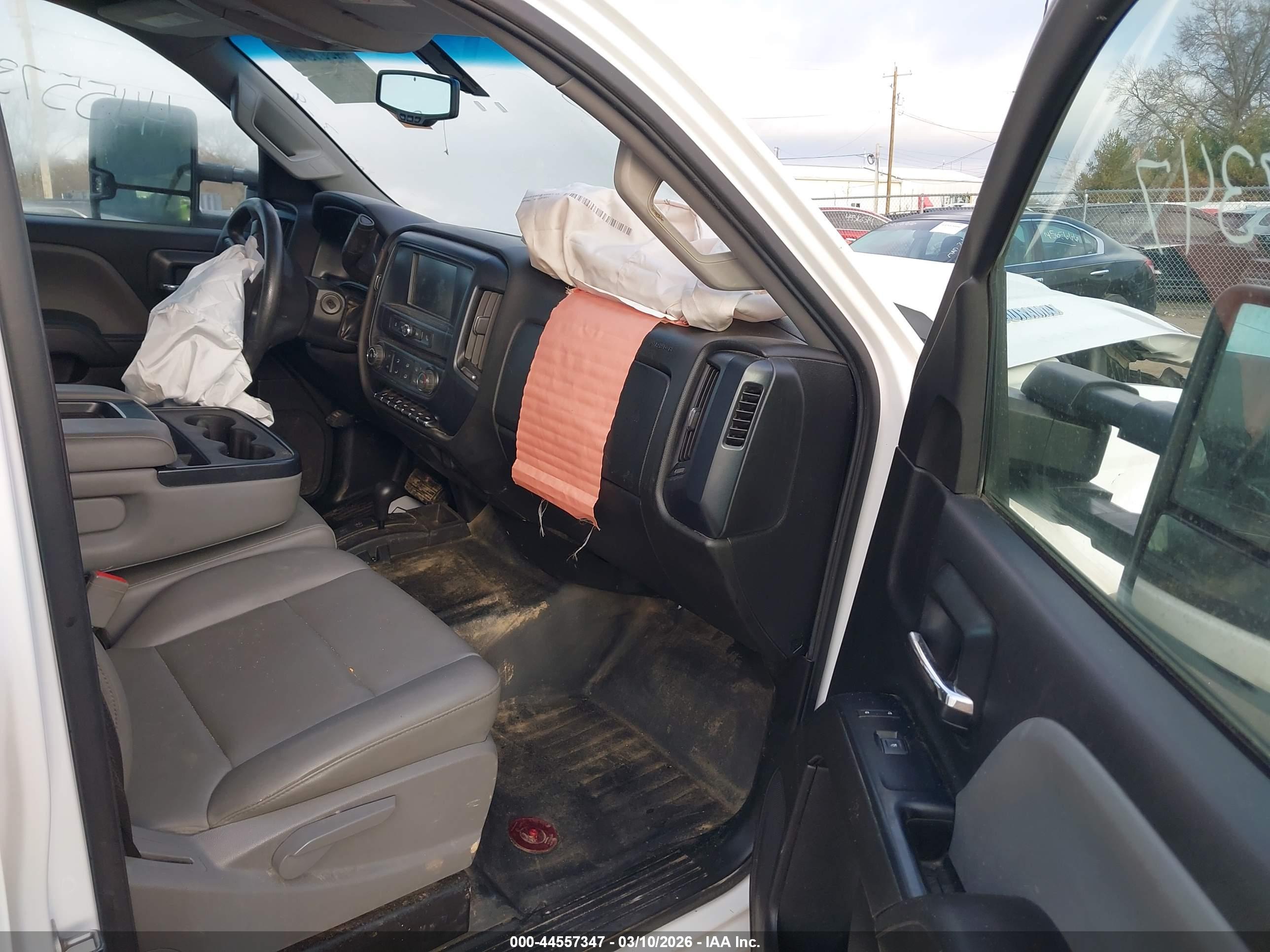 CHEVROLET SILVERADO image 7
