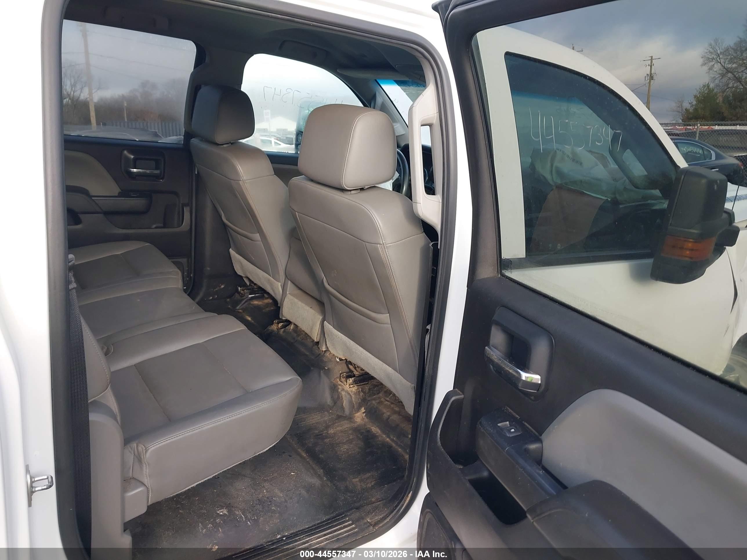 CHEVROLET SILVERADO image 8