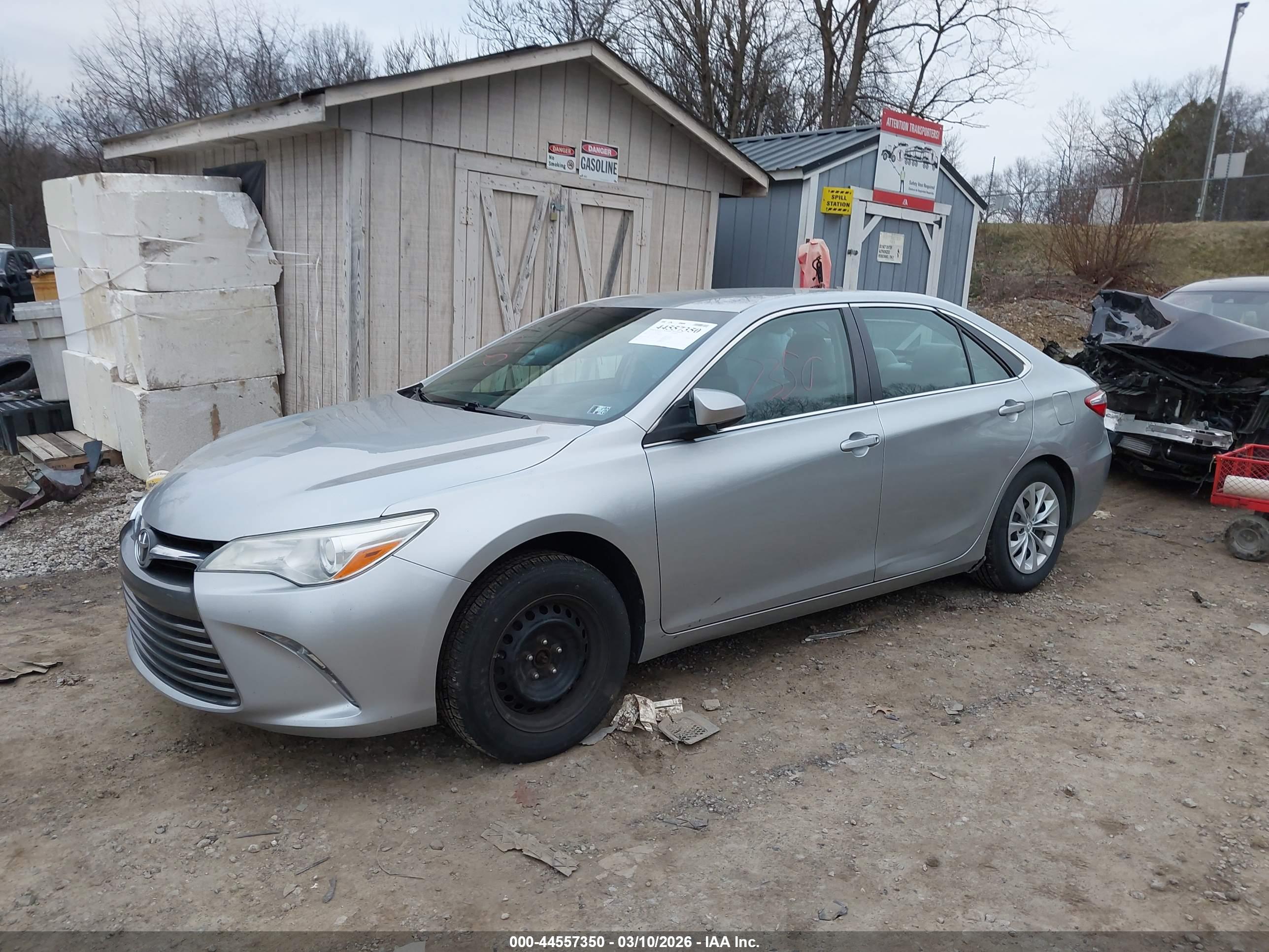 TOYOTA CAMRY image 2