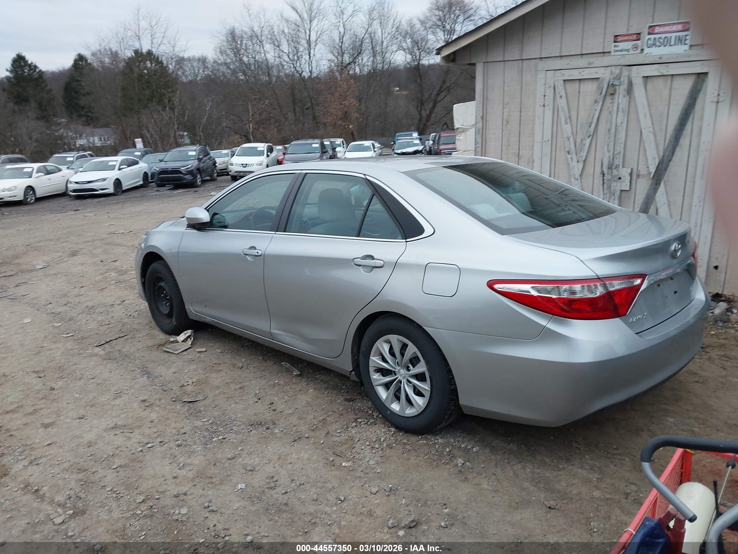 TOYOTA CAMRY image 3