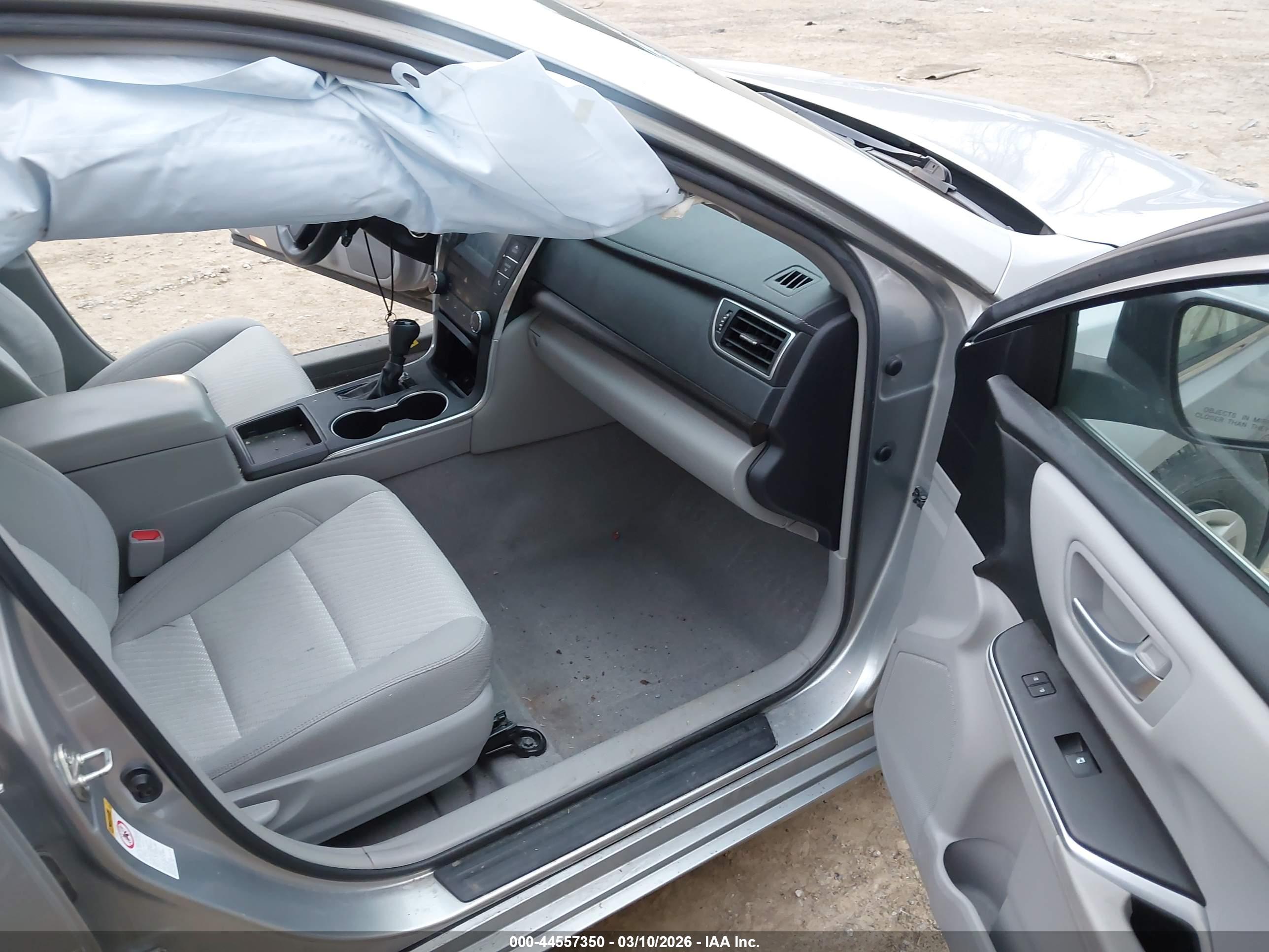 TOYOTA CAMRY image 5