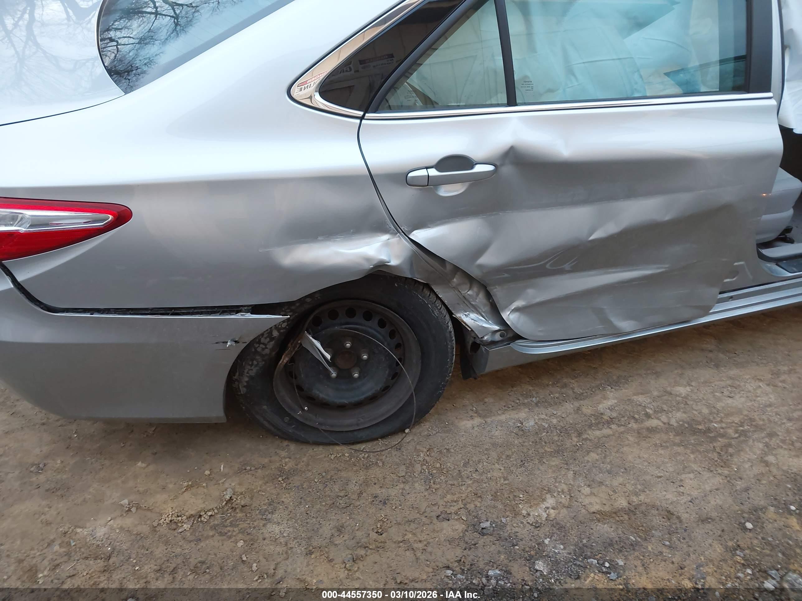 TOYOTA CAMRY image 6