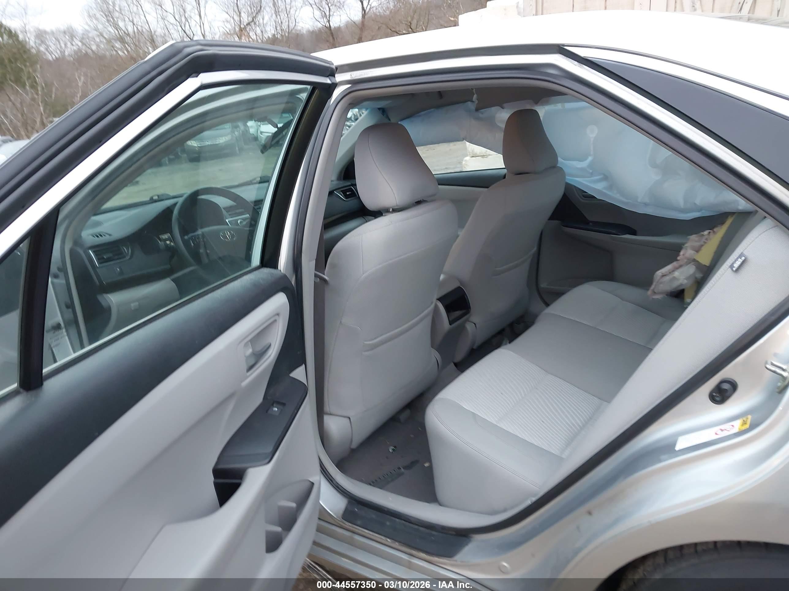 TOYOTA CAMRY image 8