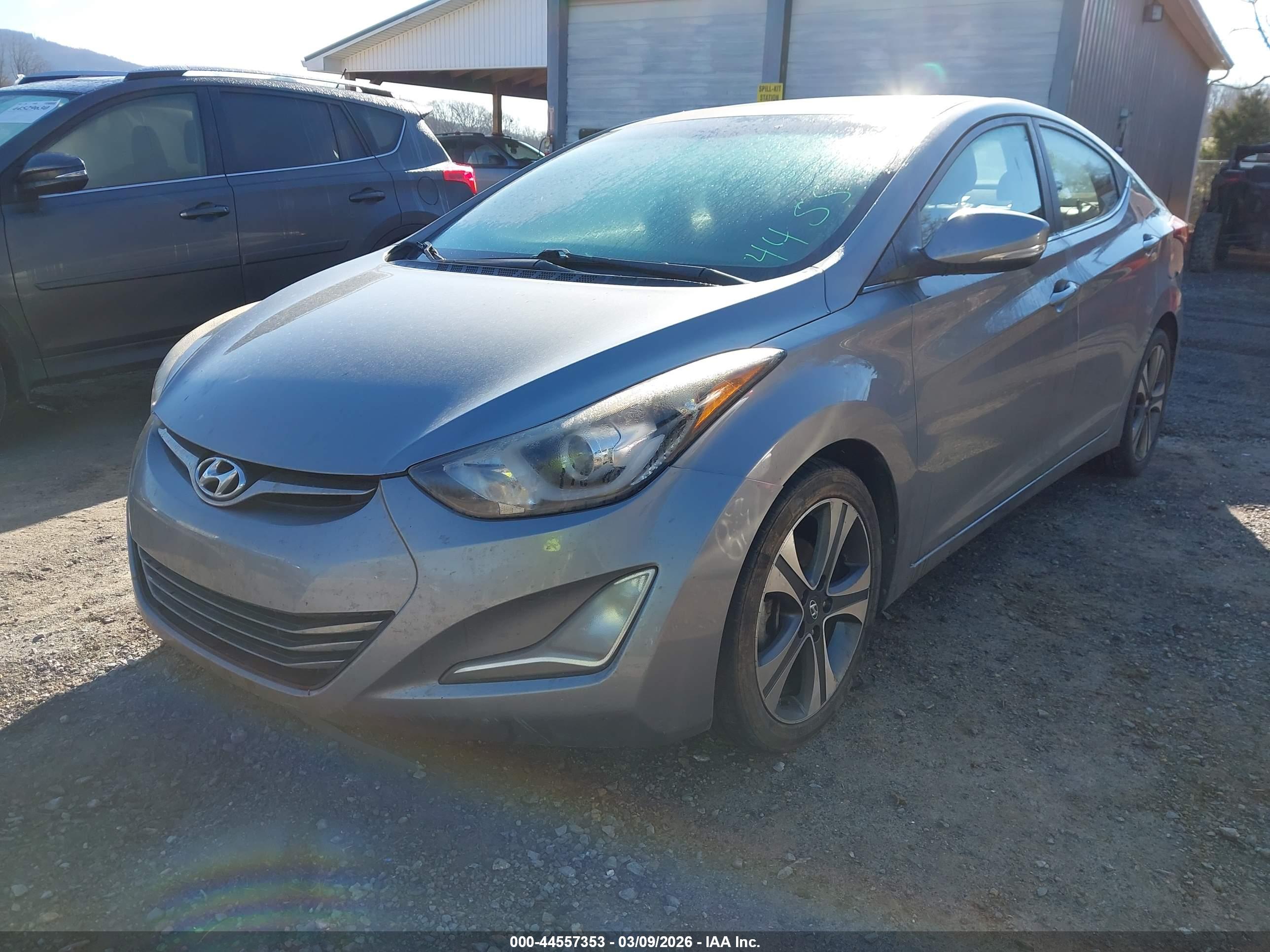 HYUNDAI ELANTRA image 6