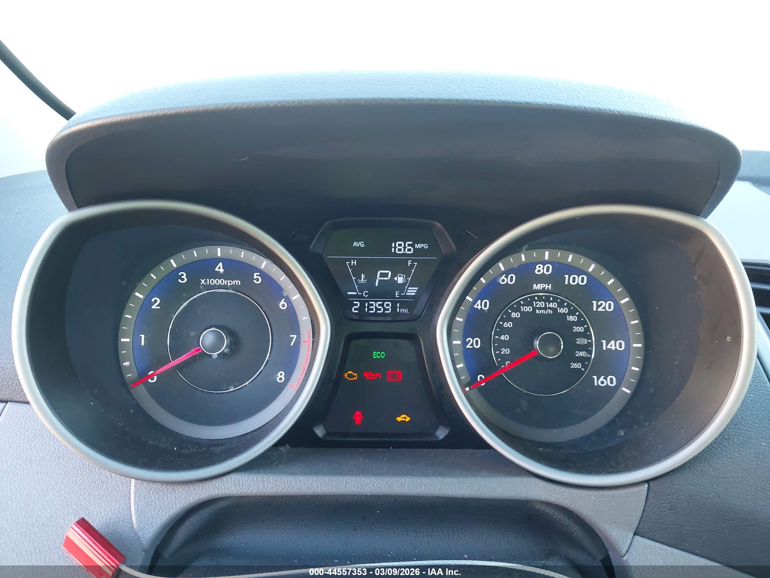 HYUNDAI ELANTRA image 7
