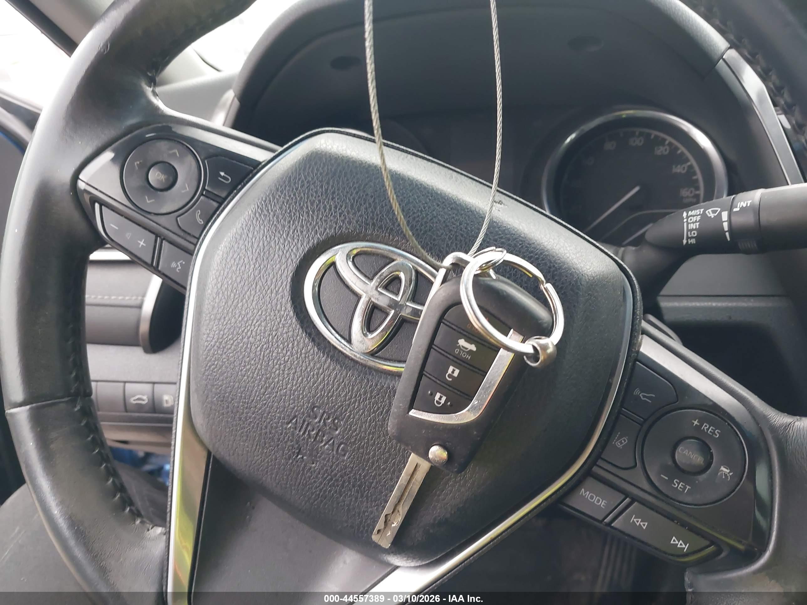 TOYOTA CAMRY image 11