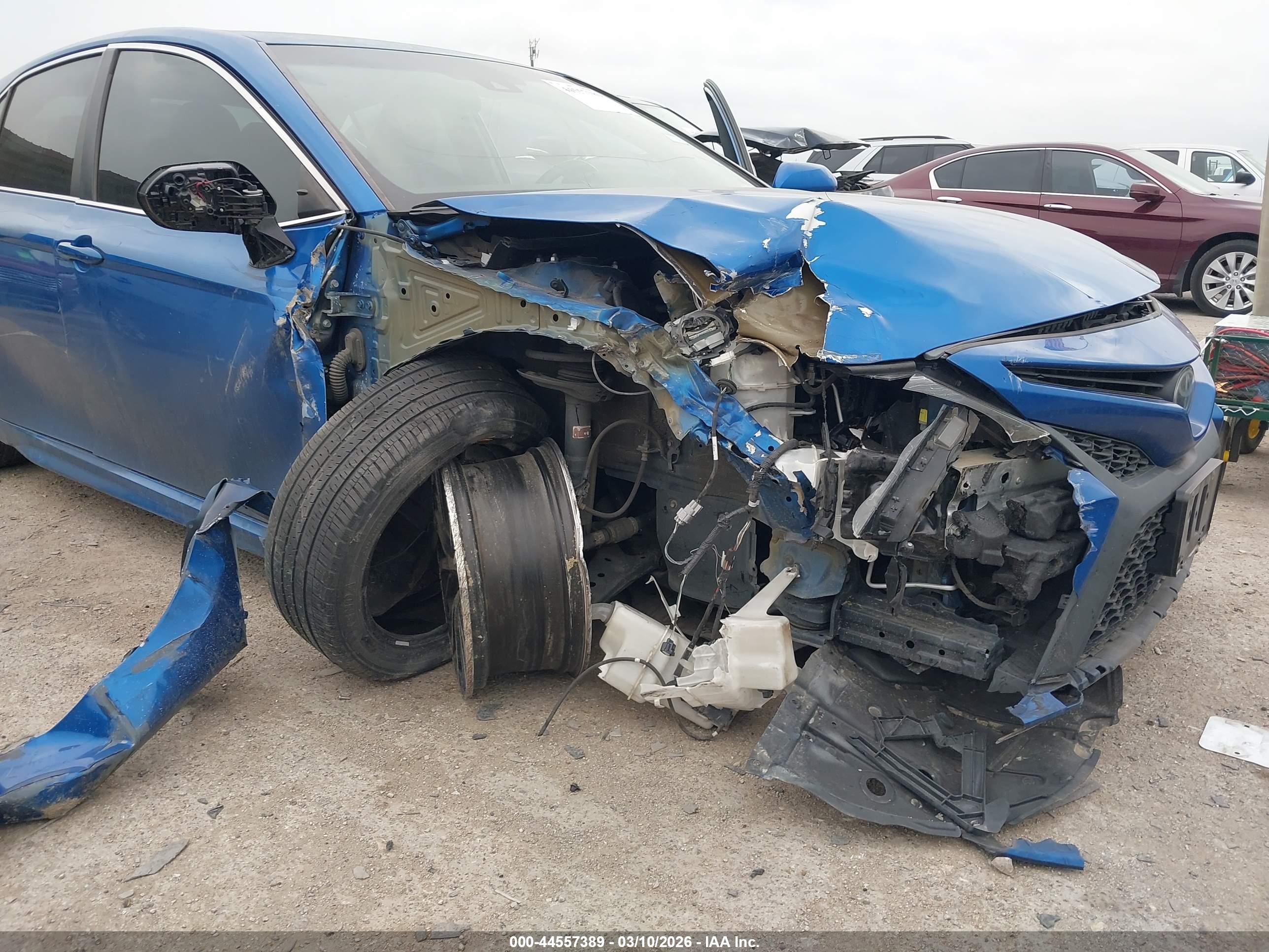 TOYOTA CAMRY image 6