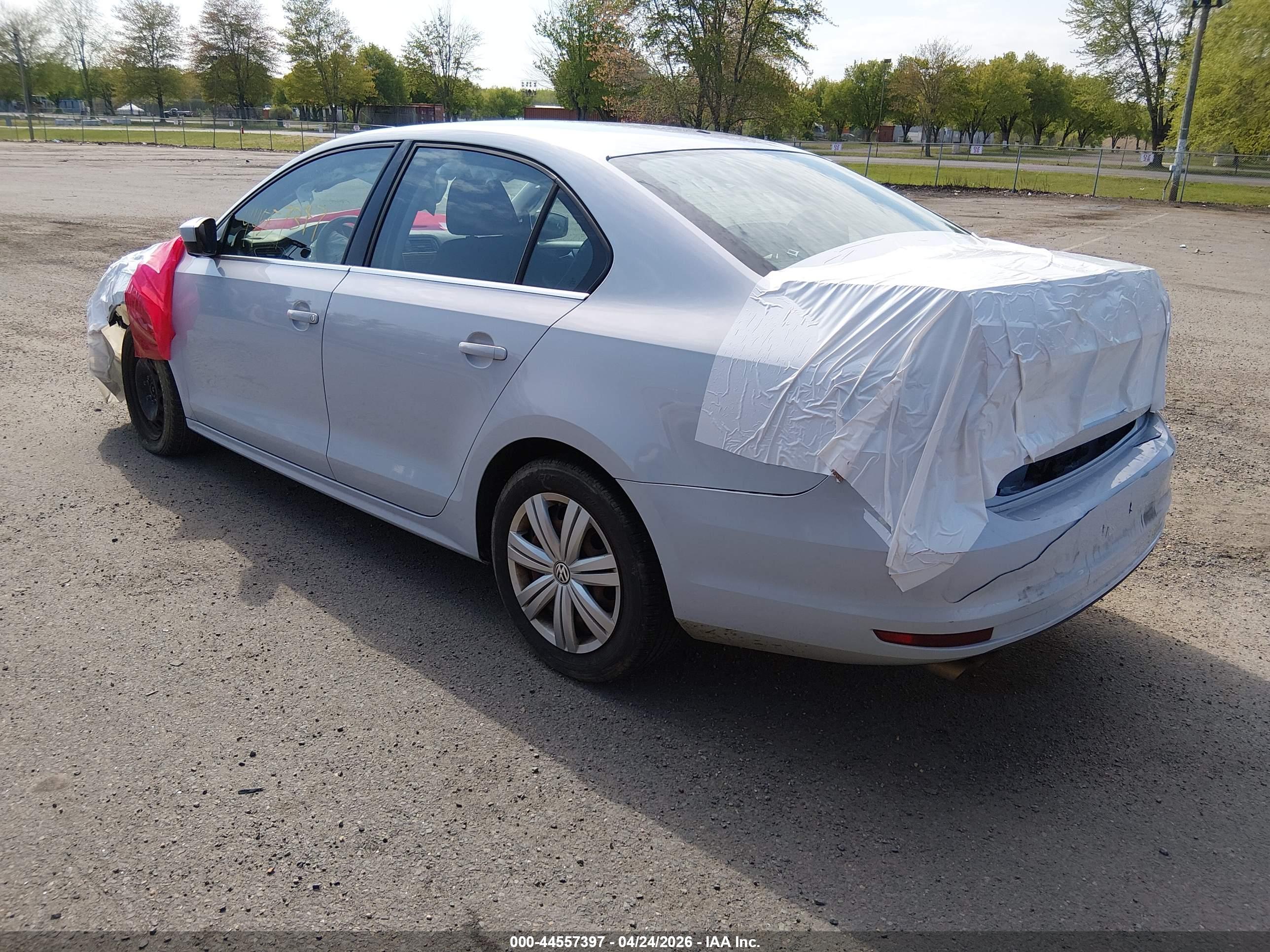 VOLKSWAGEN JETTA image 3