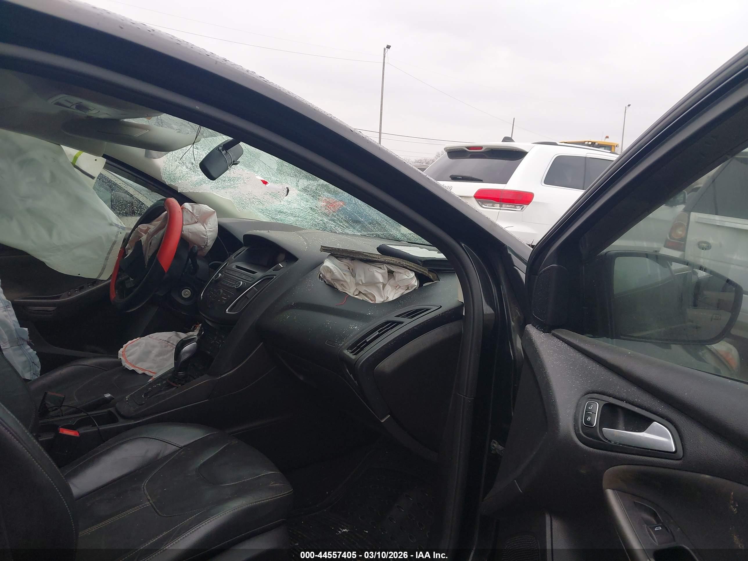 FORD FOCUS image 5