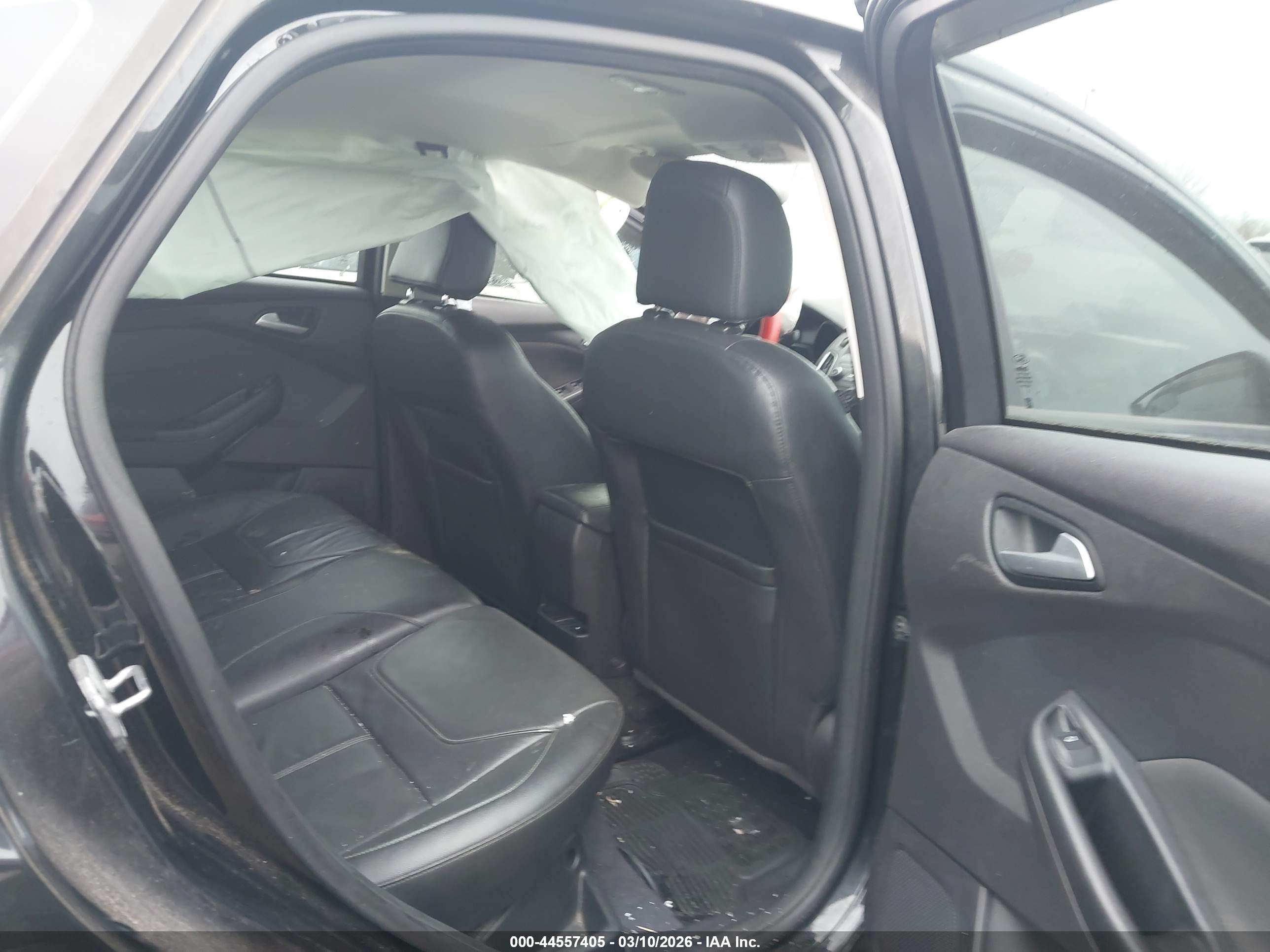 FORD FOCUS image 8