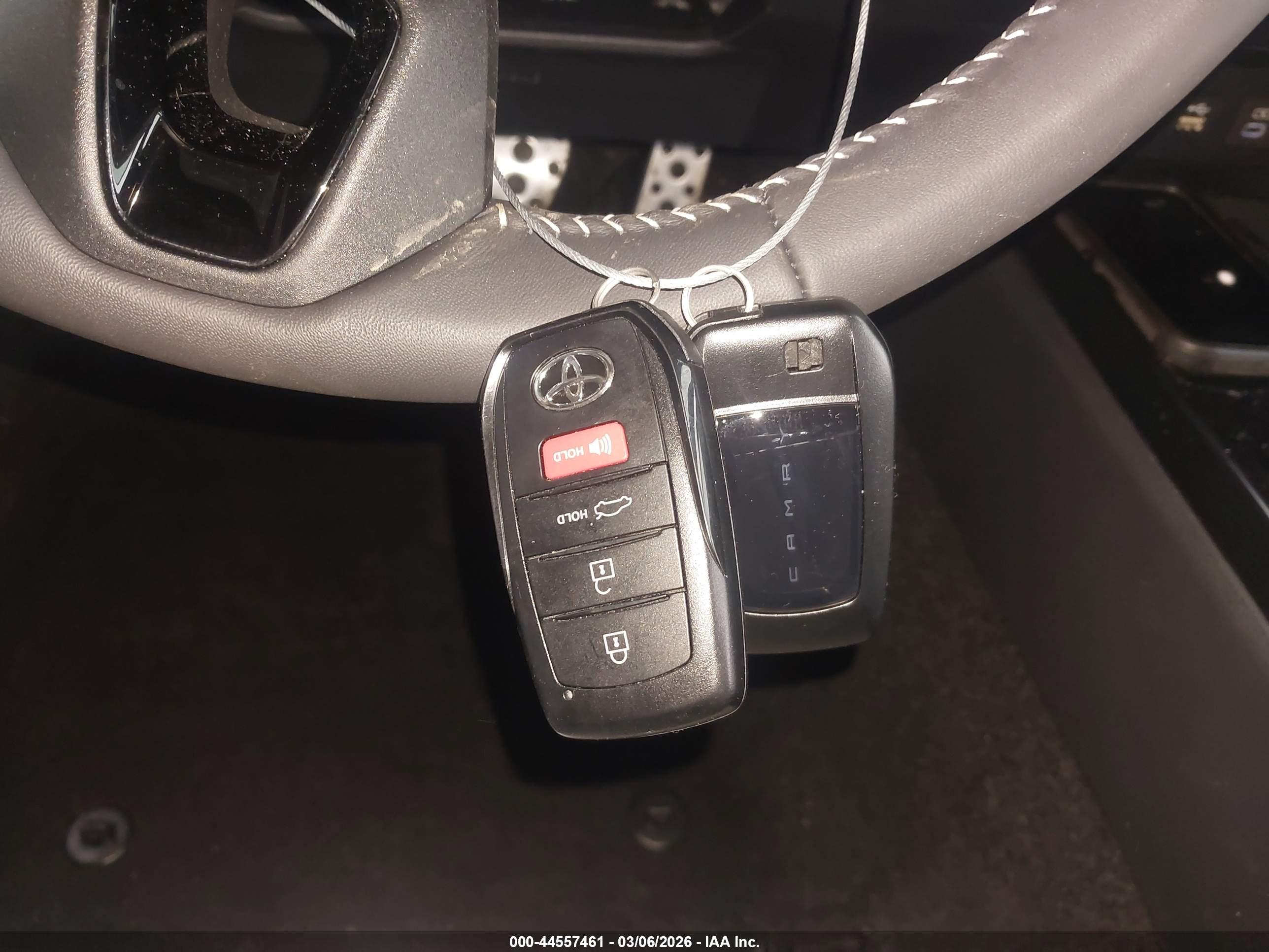 TOYOTA CAMRY image 11