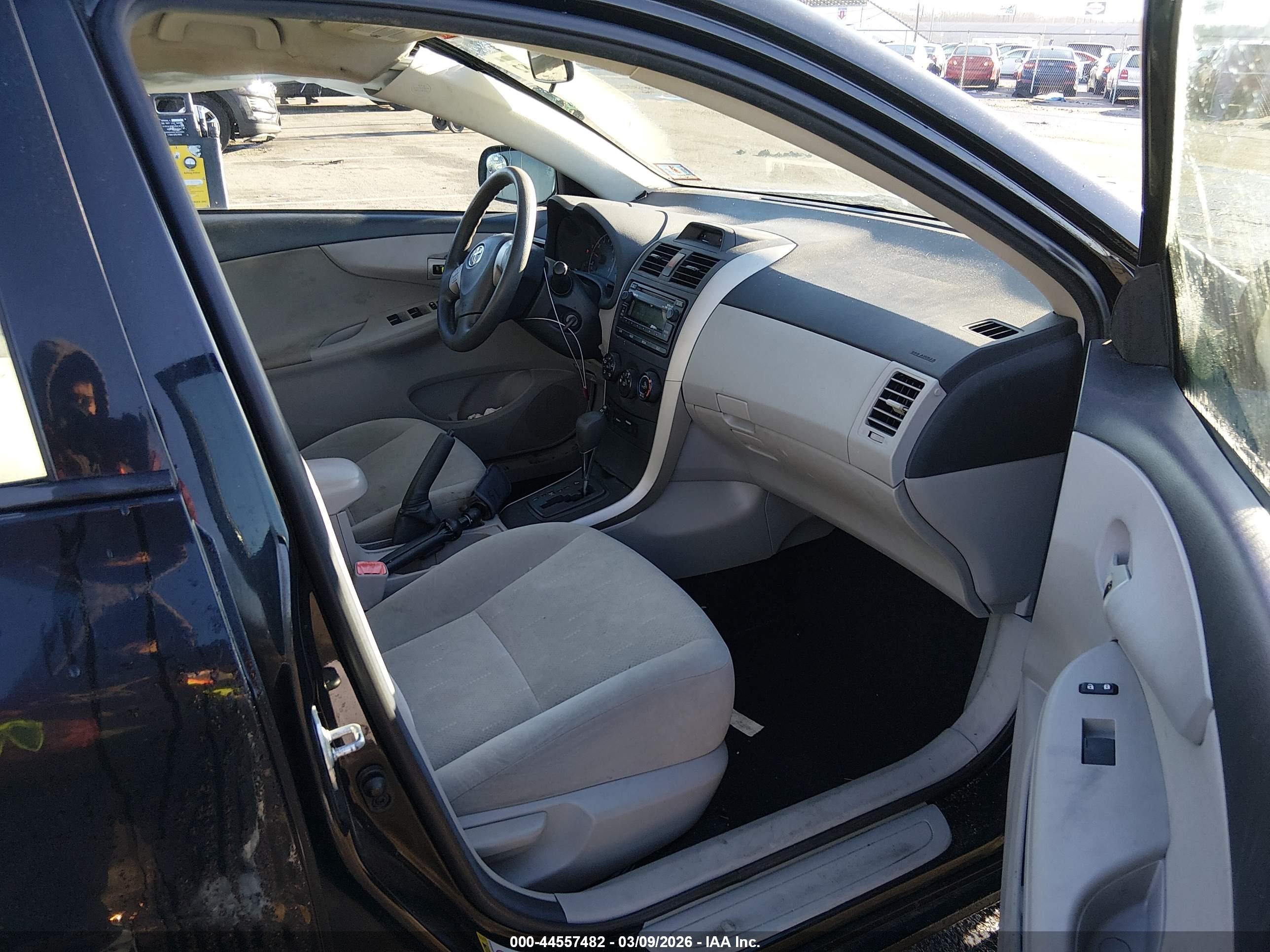 TOYOTA COROLLA image 5