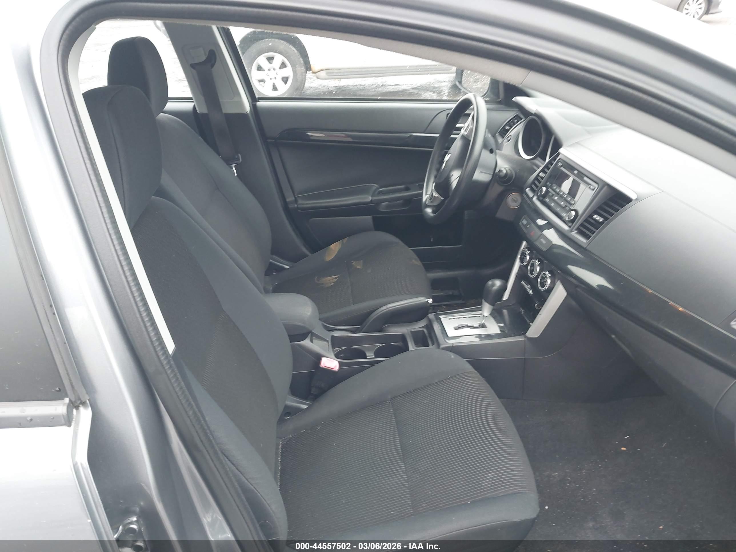 MITSUBISHI LANCER image 5