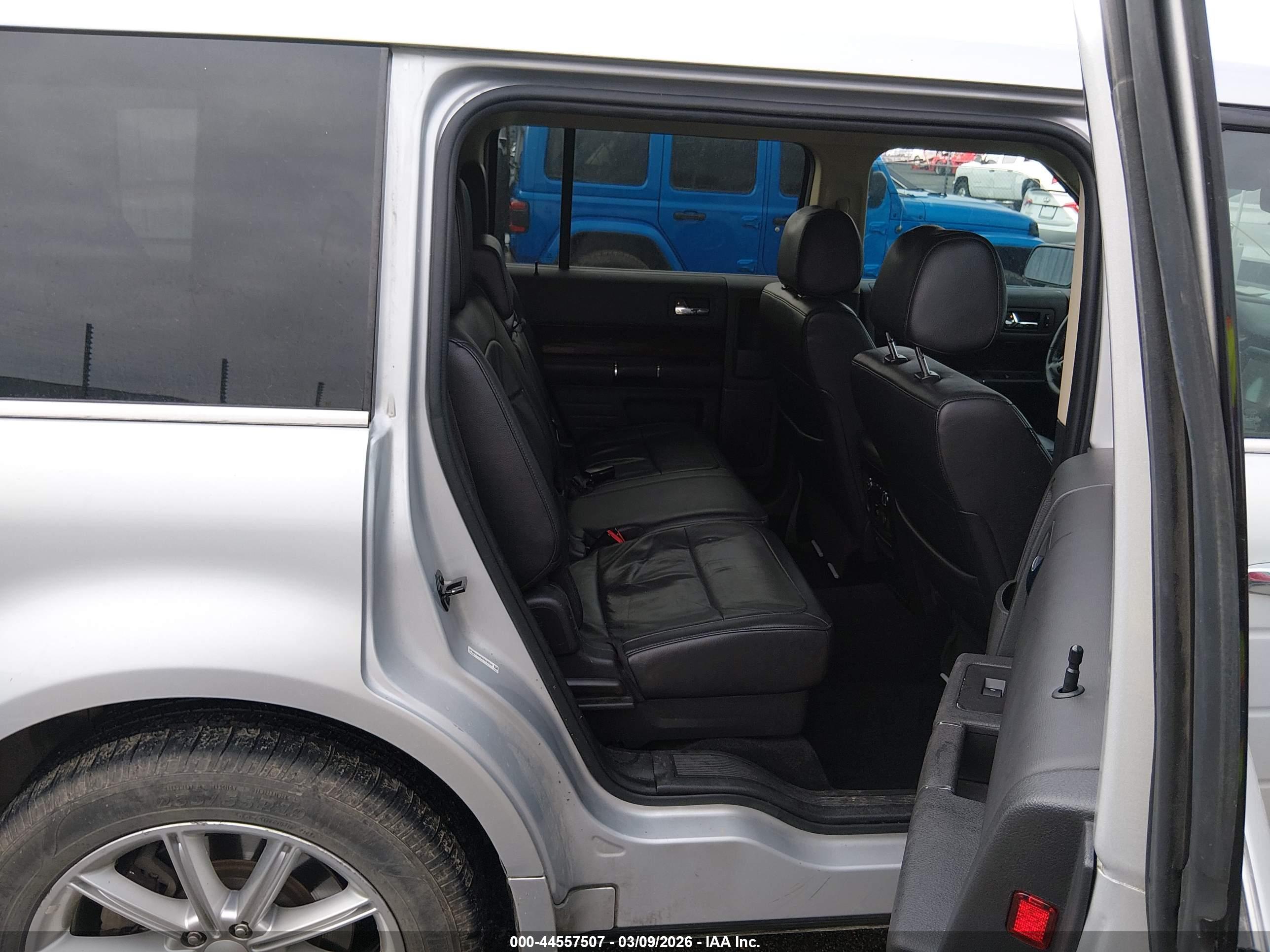 FORD FLEX image 8