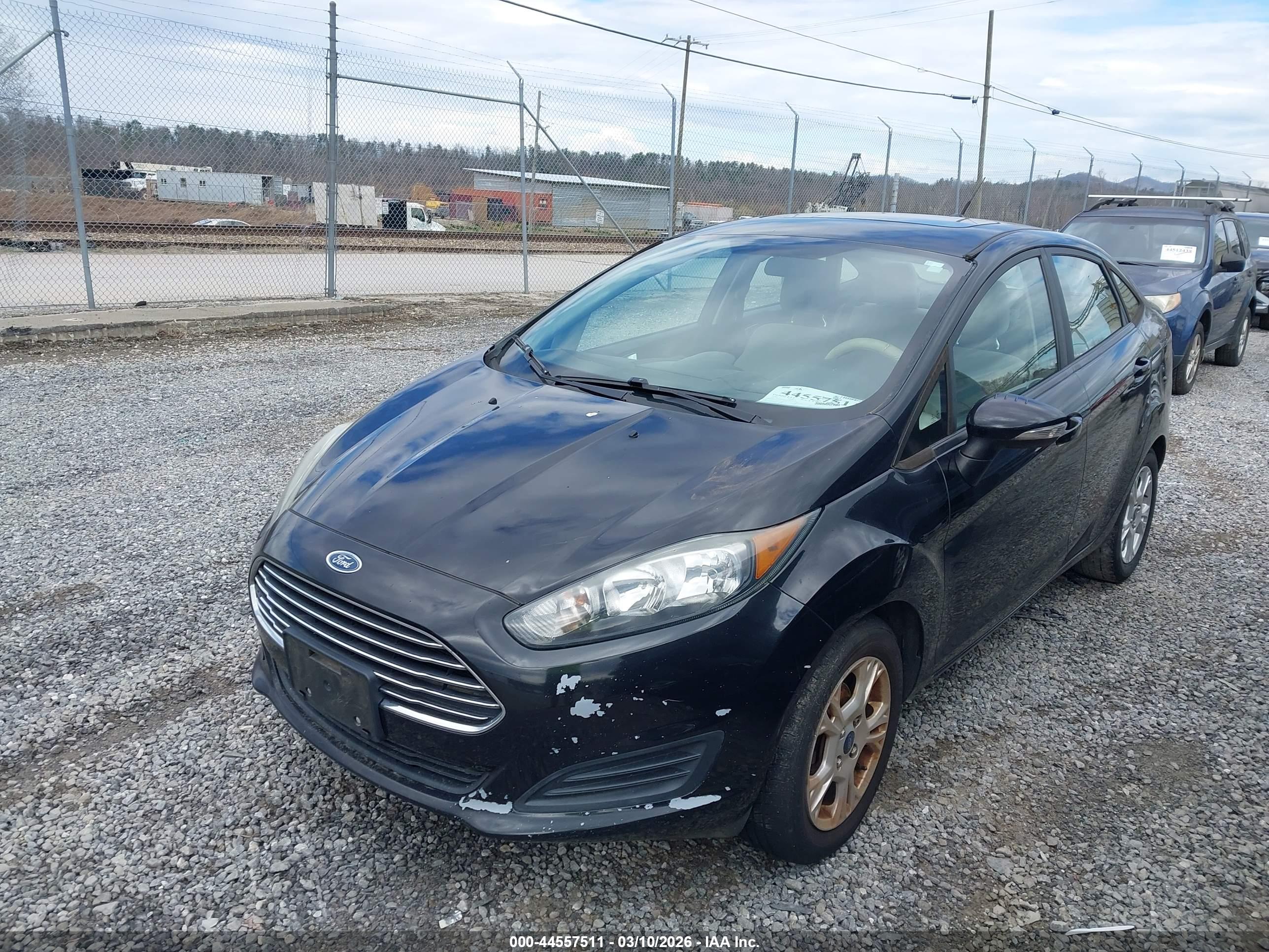 FORD FIESTA image 2