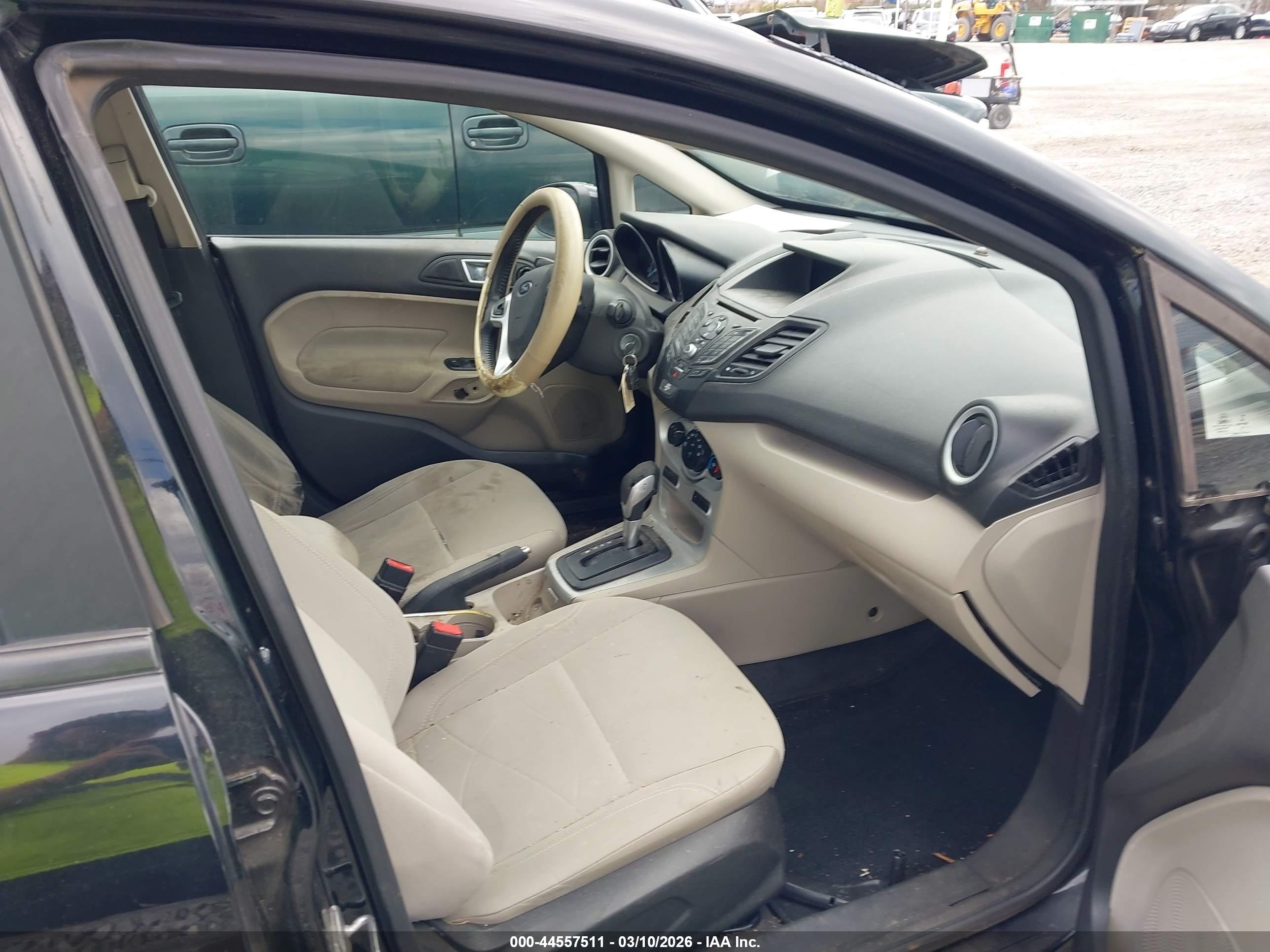 FORD FIESTA image 5