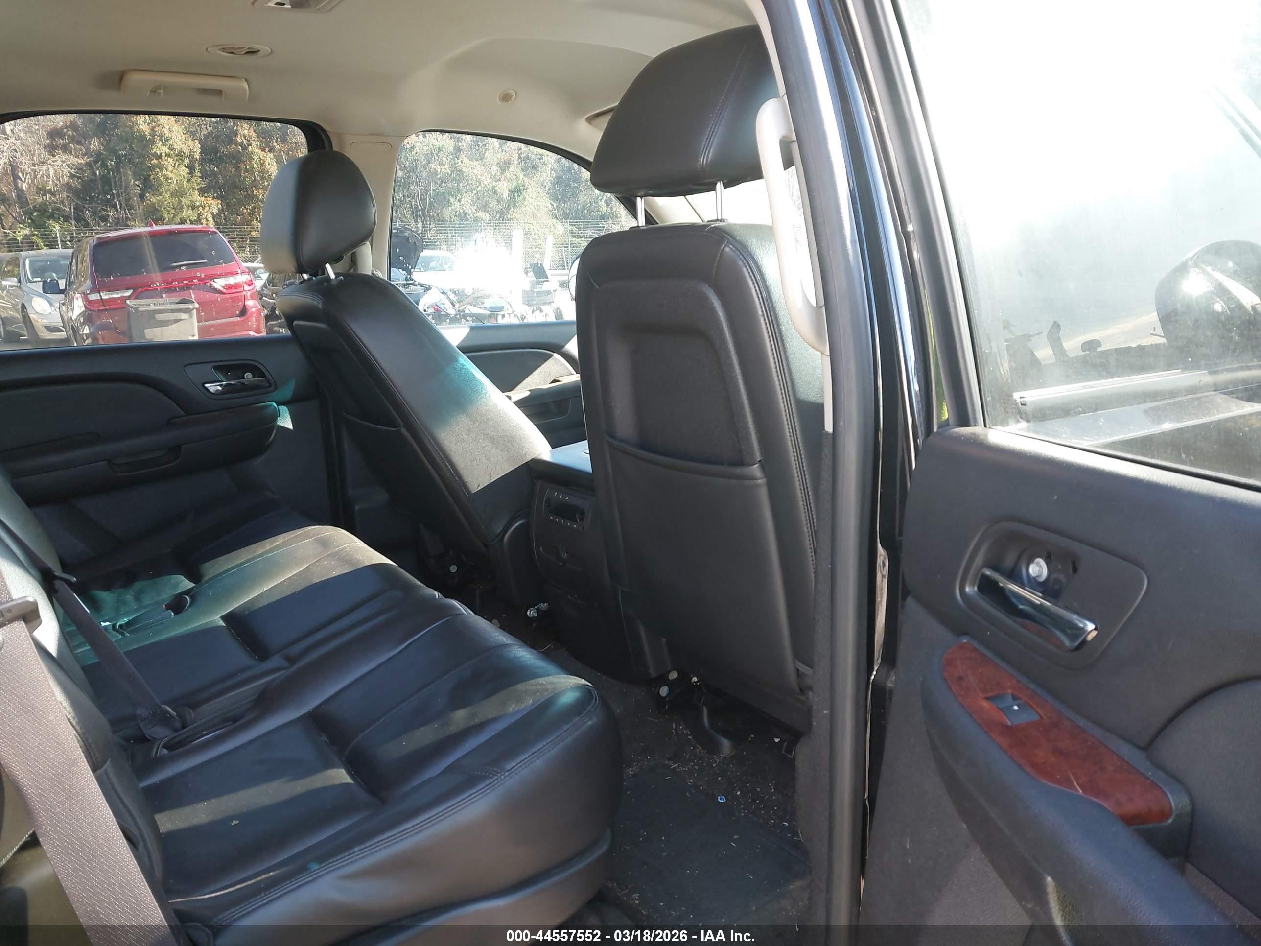 CHEVROLET TAHOE image 8