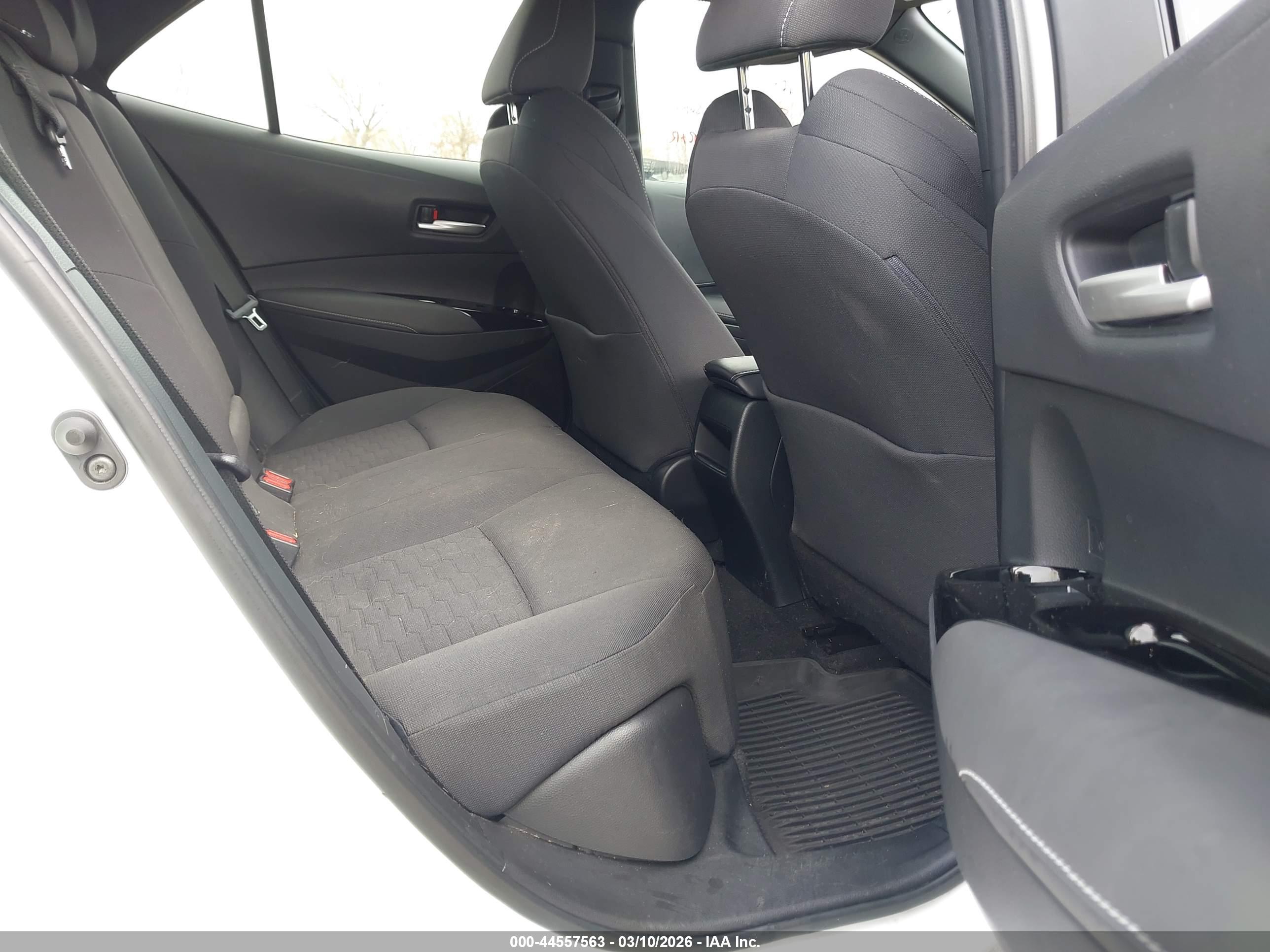 TOYOTA COROLLA image 8