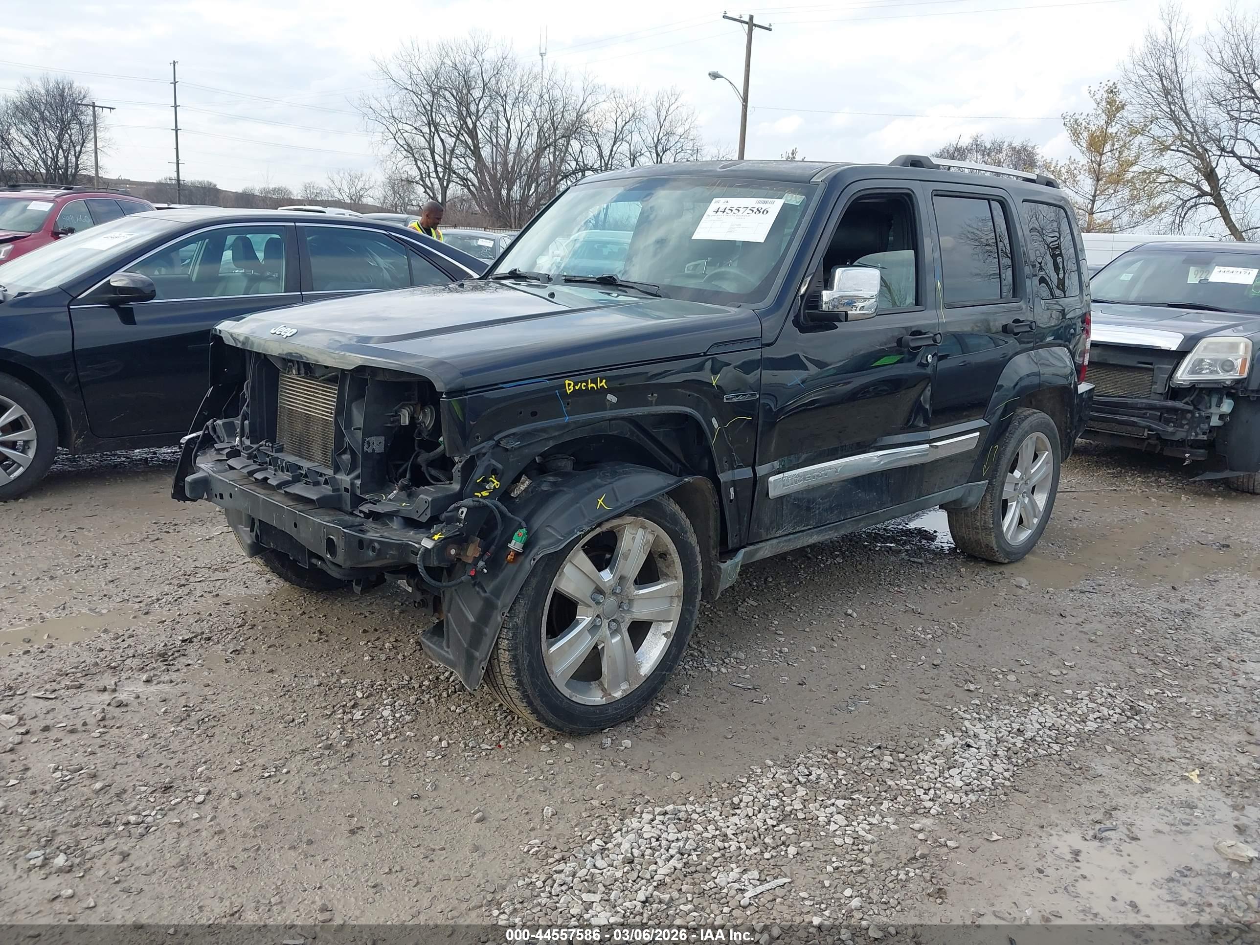 JEEP LIBERTY image 2