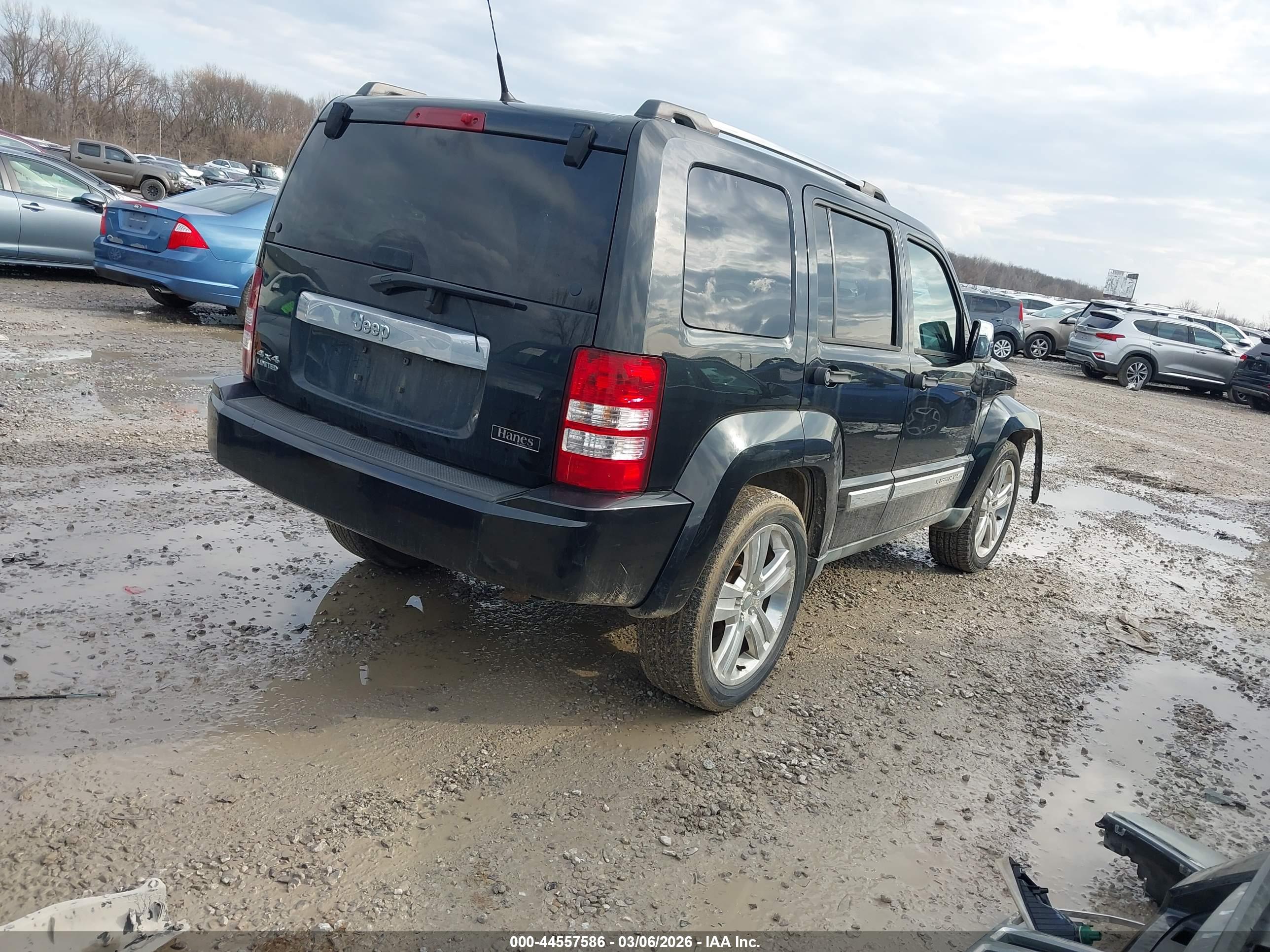 JEEP LIBERTY image 4