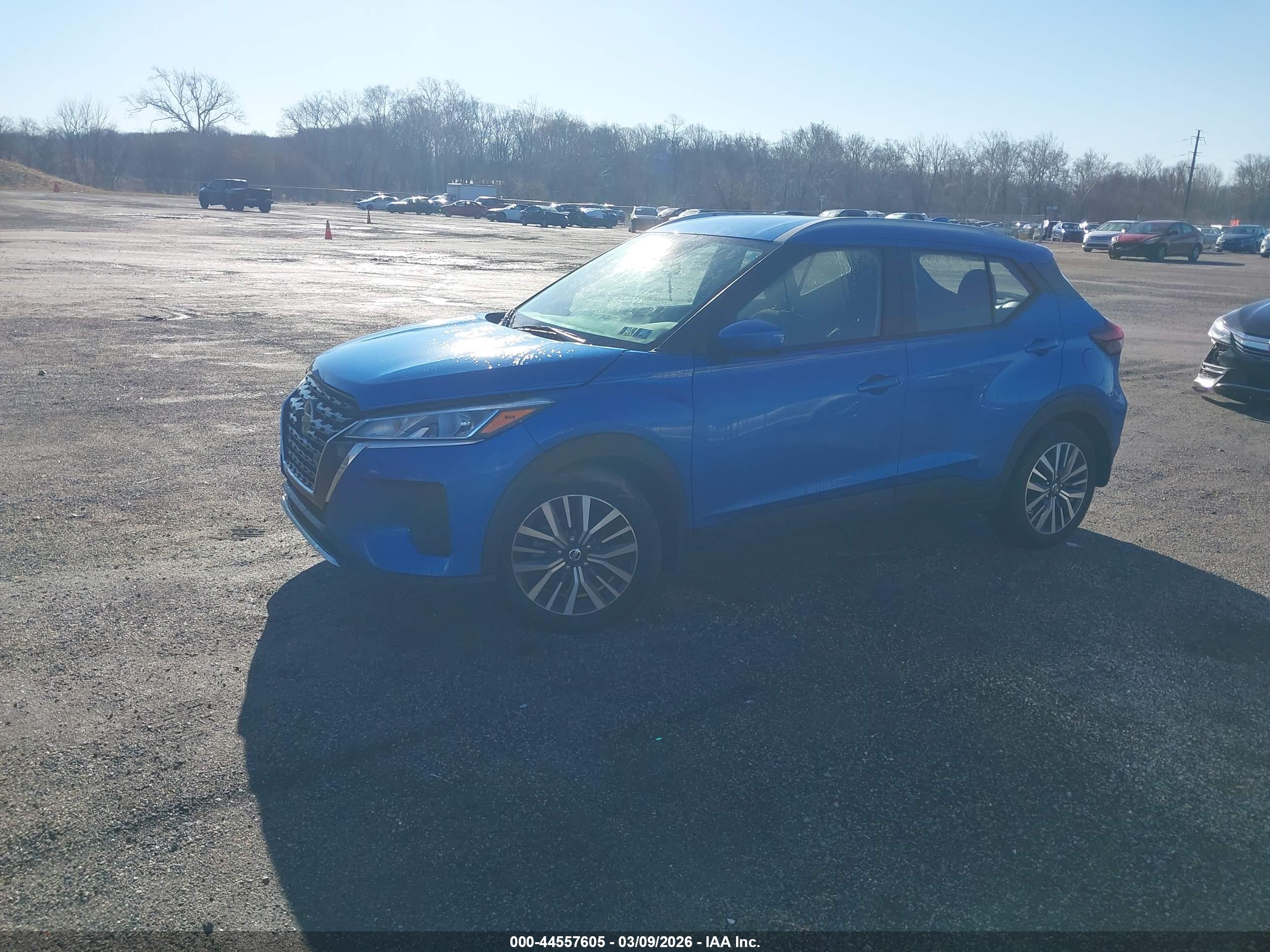 NISSAN KICKS image 2