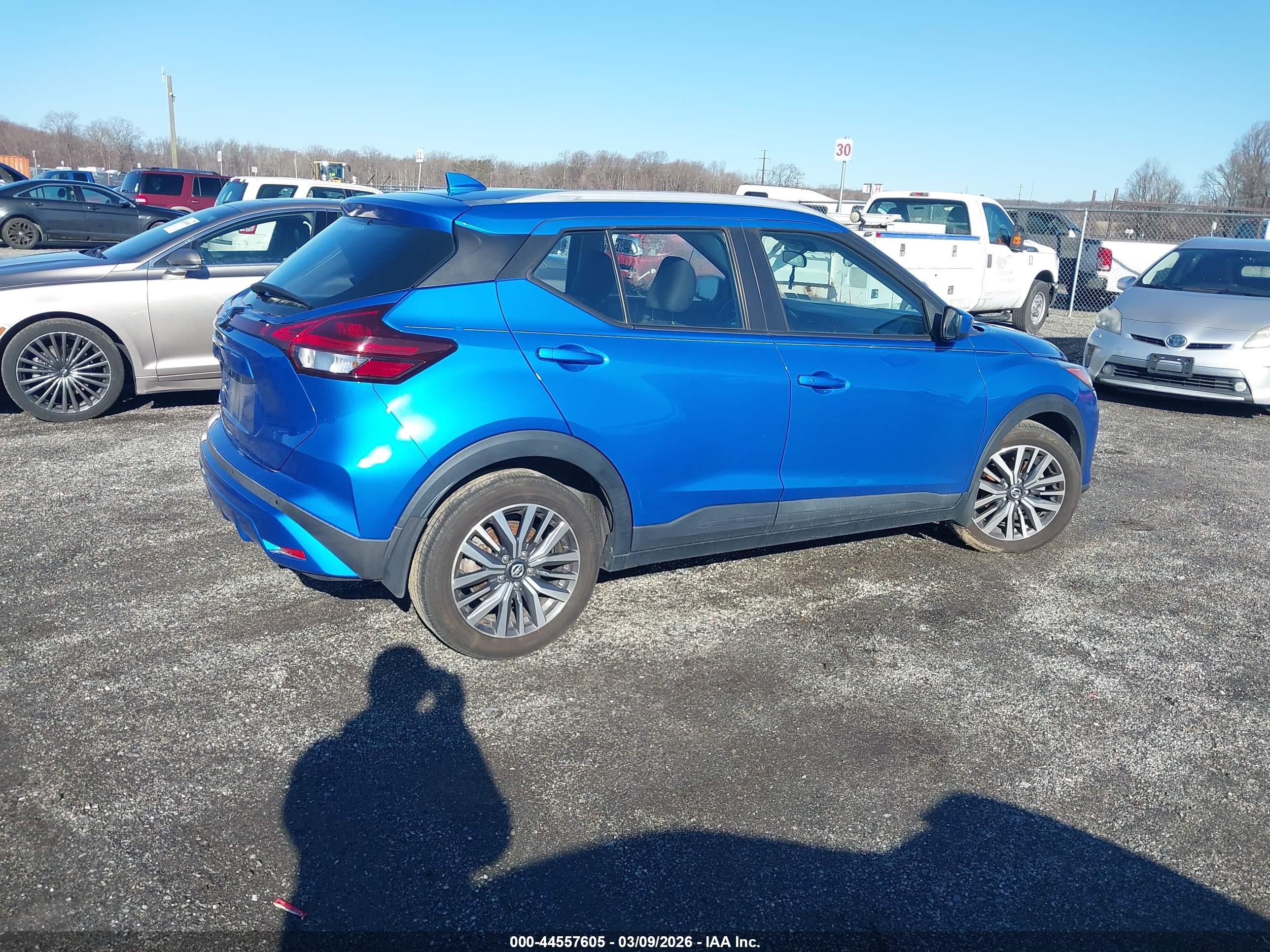 NISSAN KICKS image 4