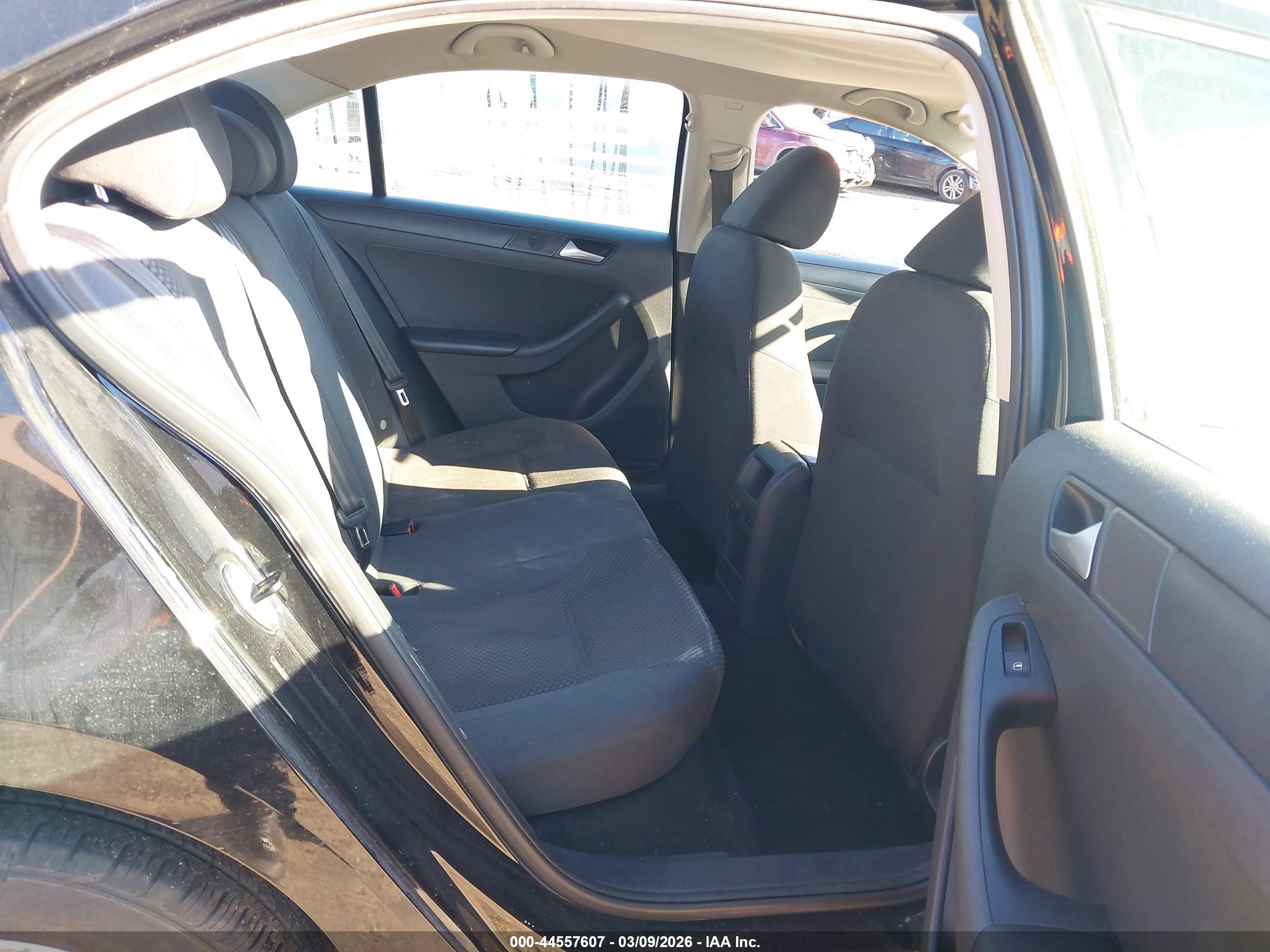 VOLKSWAGEN JETTA image 8