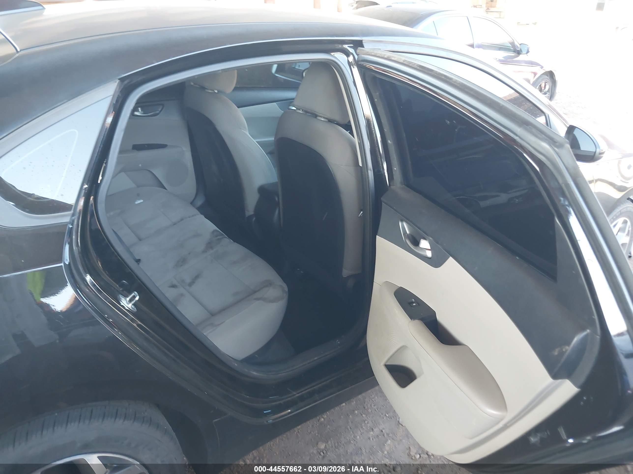 KIA FORTE image 8