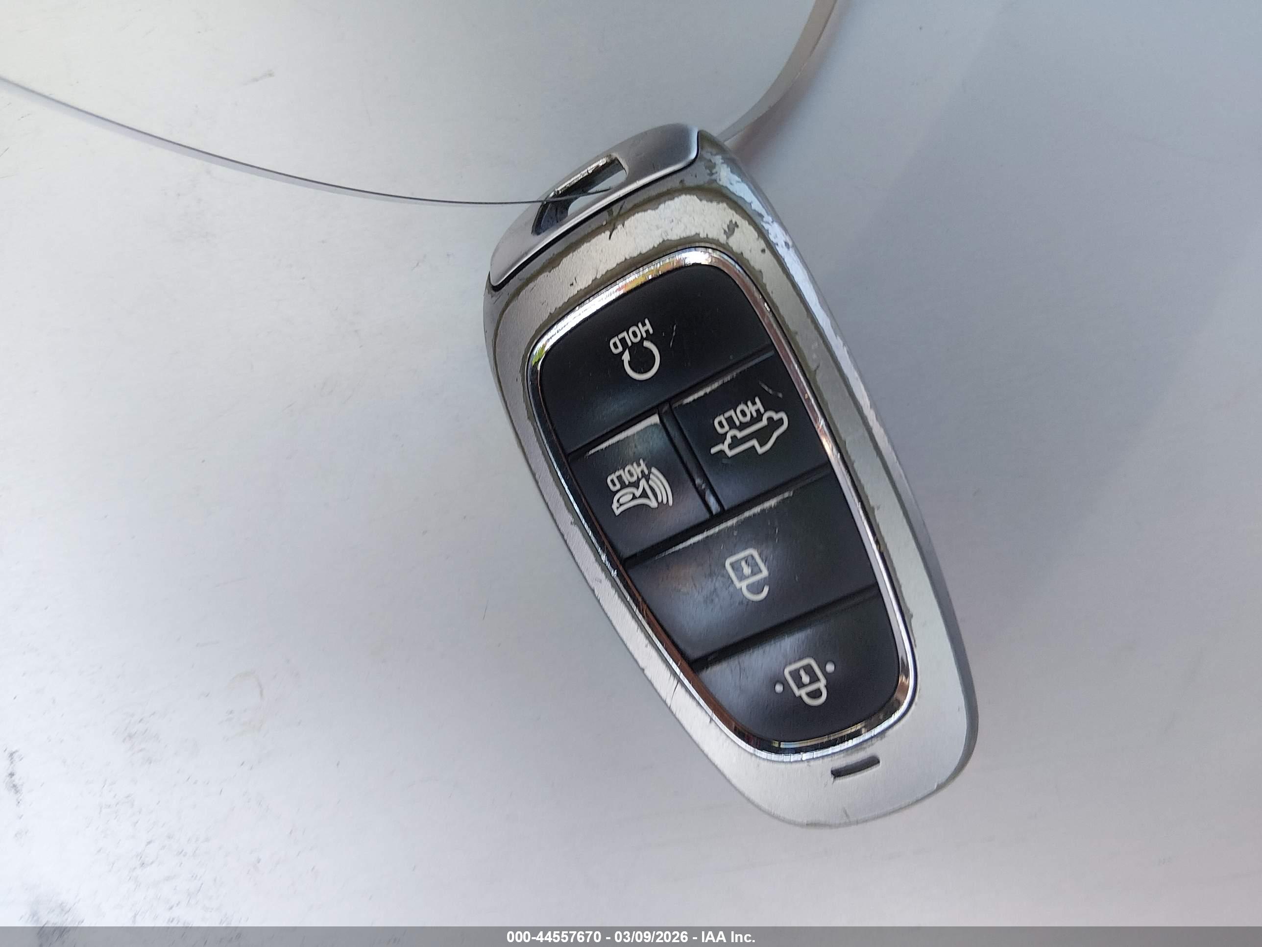HYUNDAI SANTA image 11