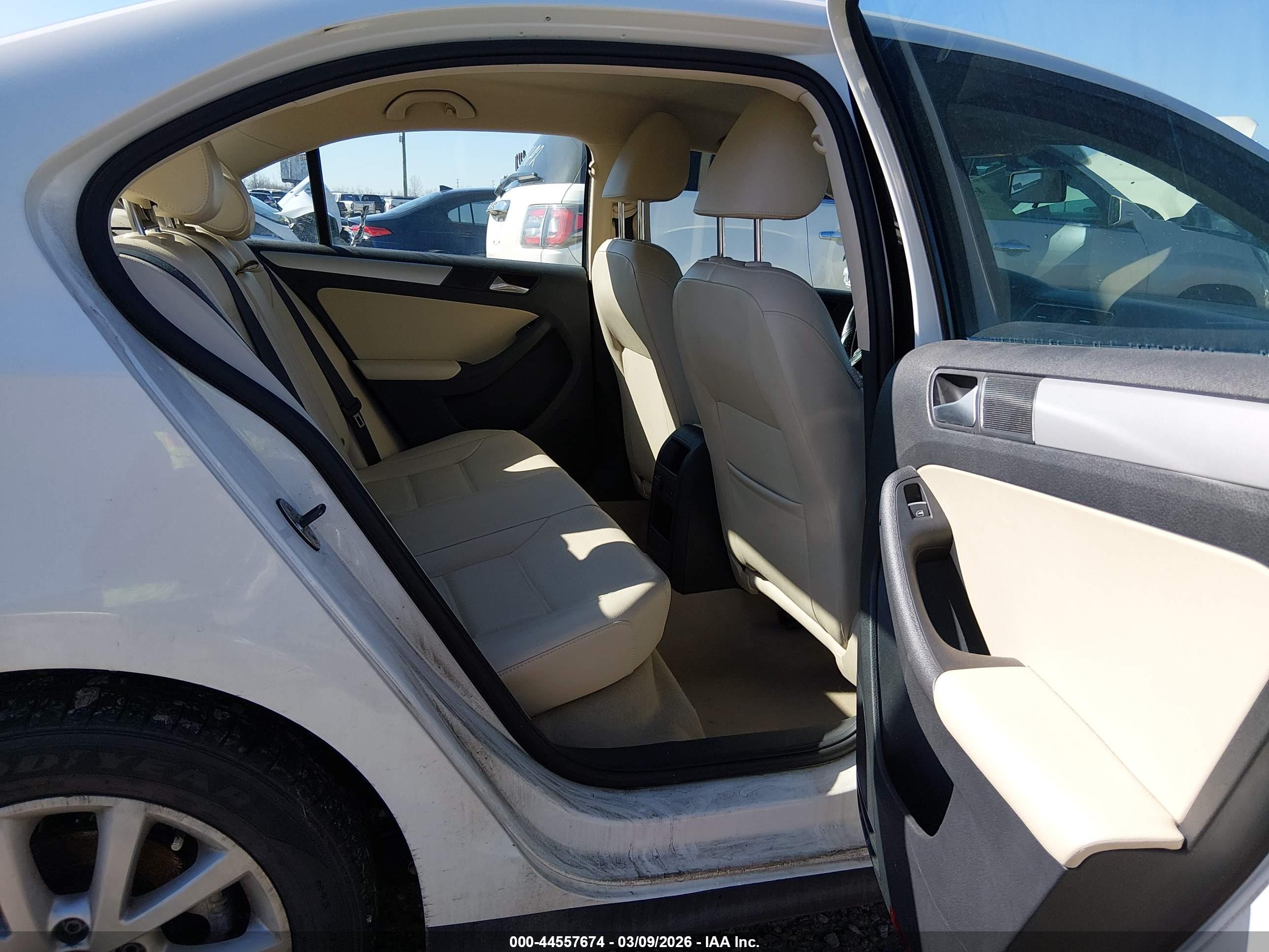 VOLKSWAGEN JETTA image 8