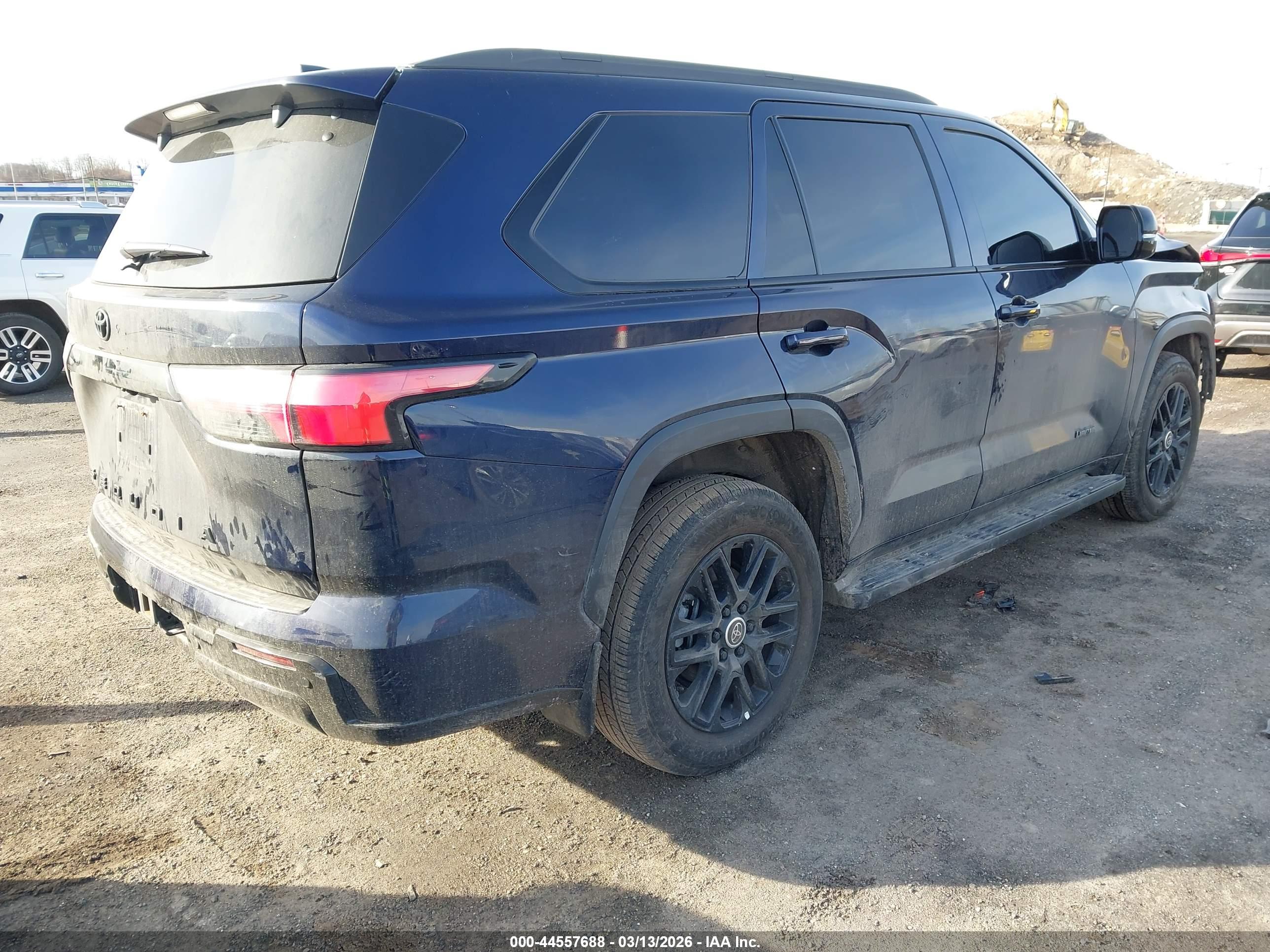 TOYOTA SEQUOIA image 4