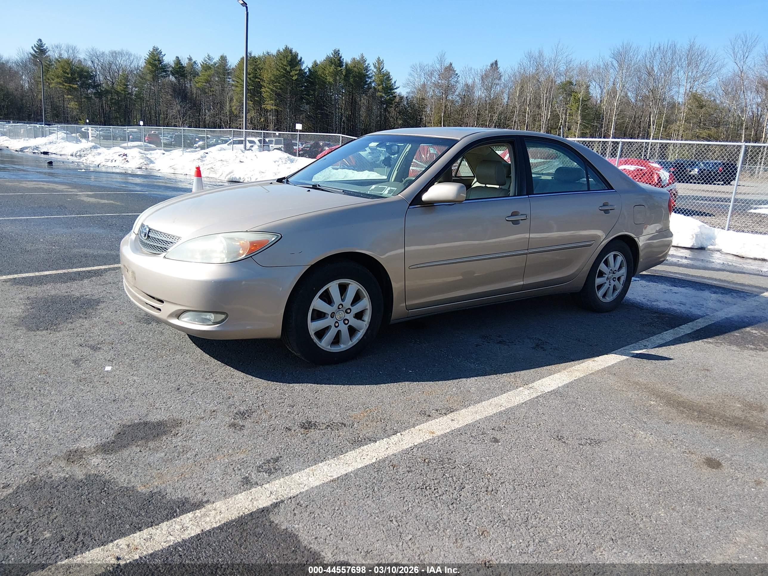 TOYOTA CAMRY image 2