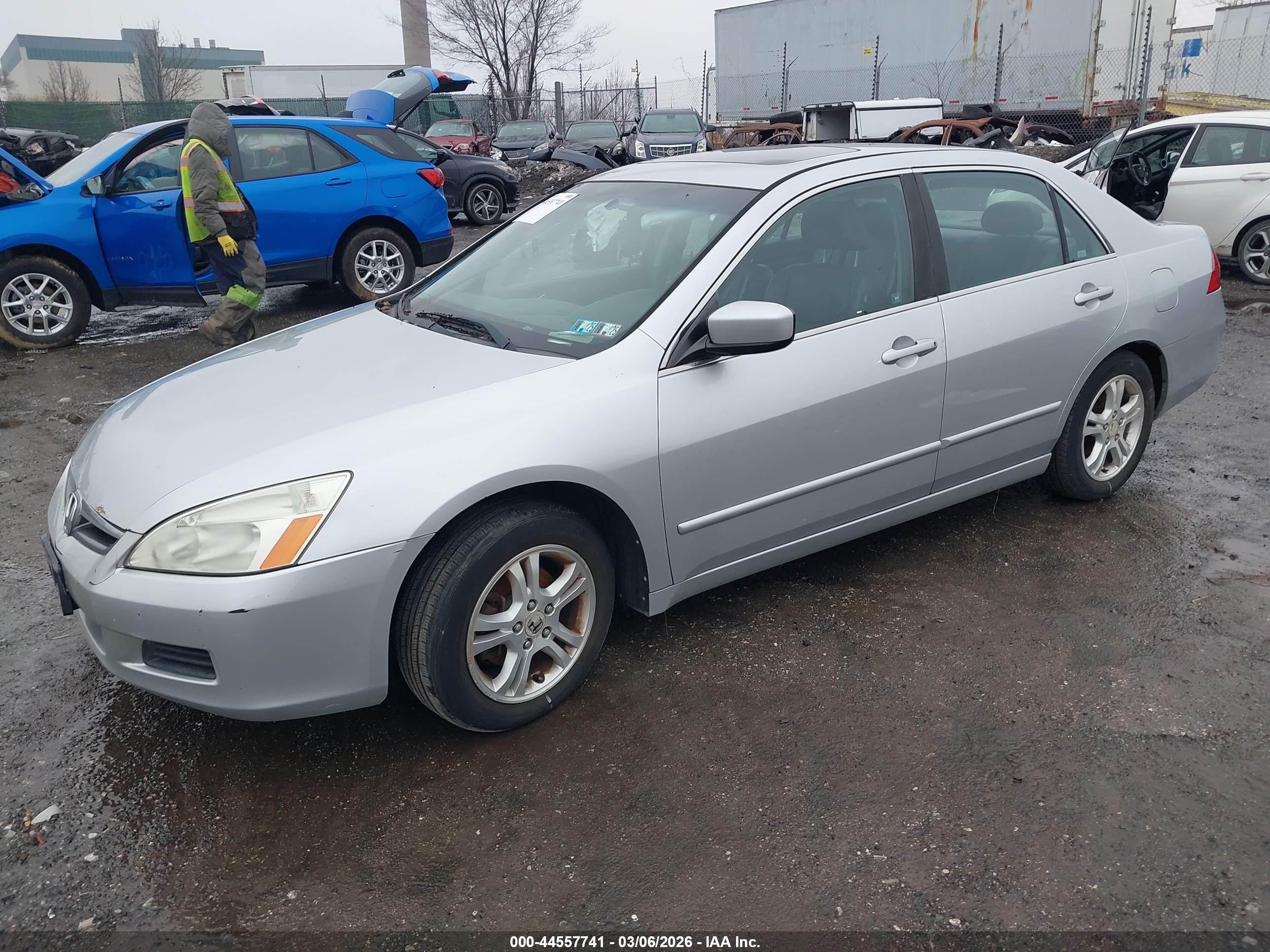 HONDA ACCORD image 2
