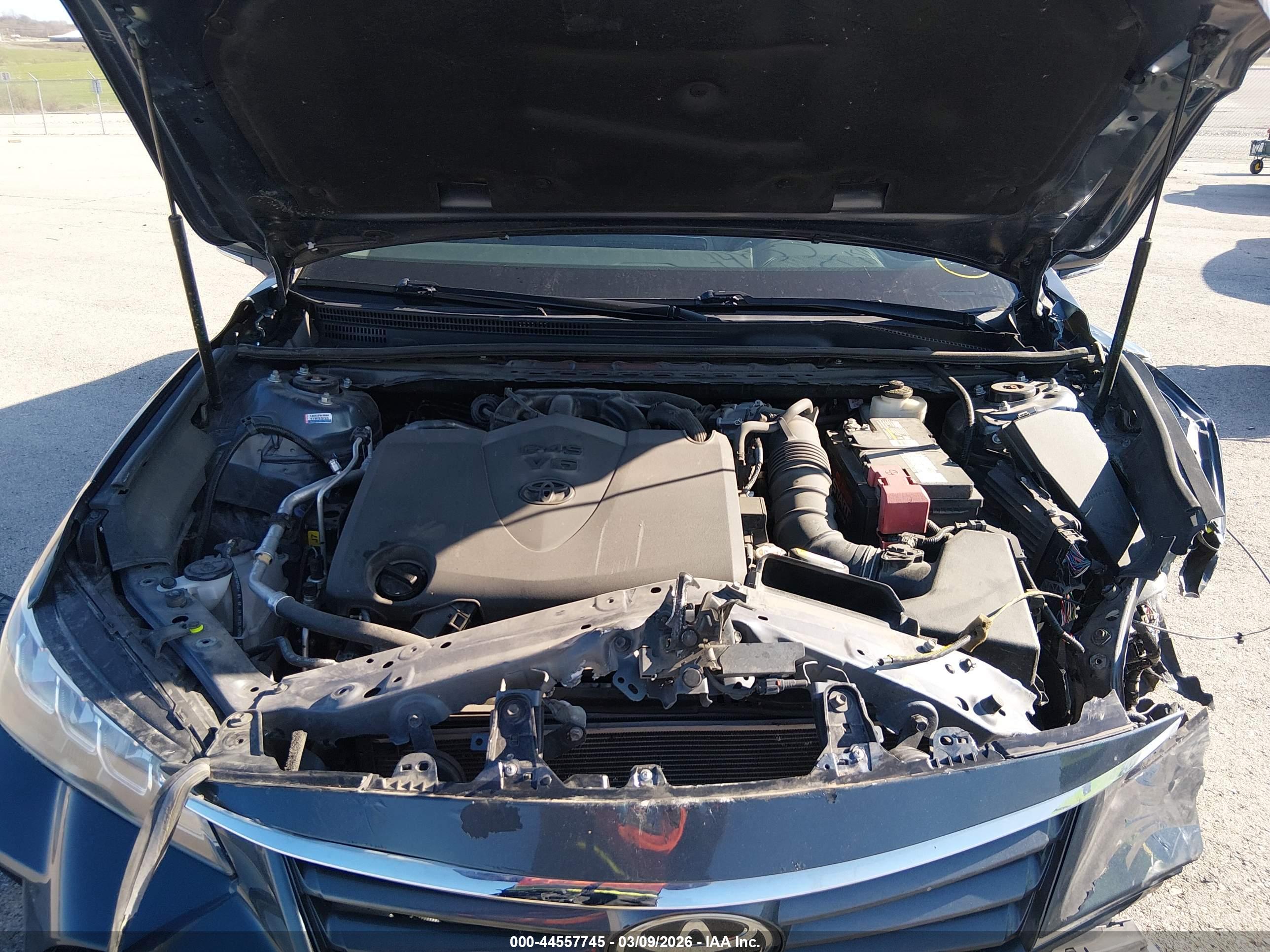 TOYOTA AVALON image 10