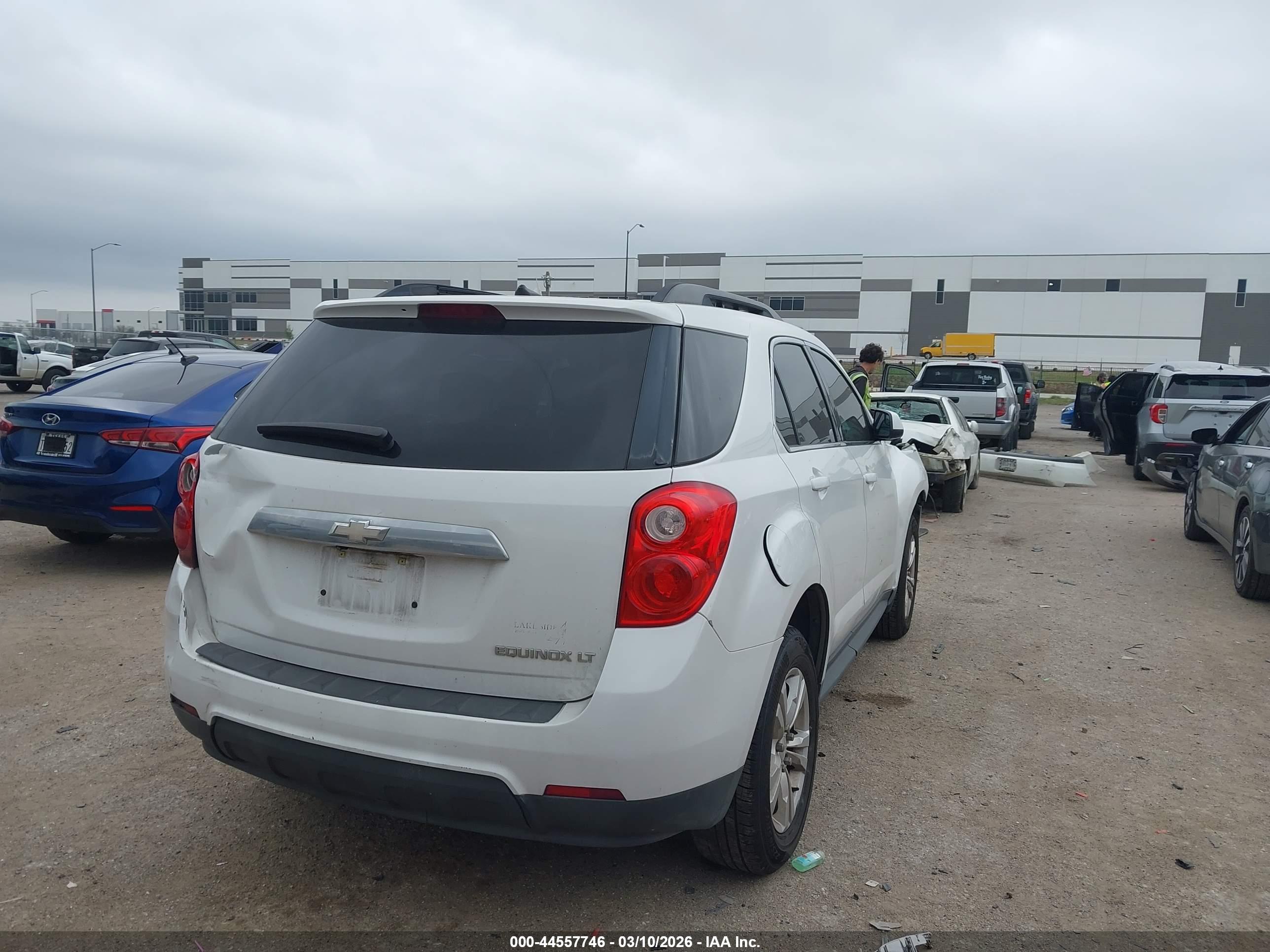 CHEVROLET EQUINOX image 4